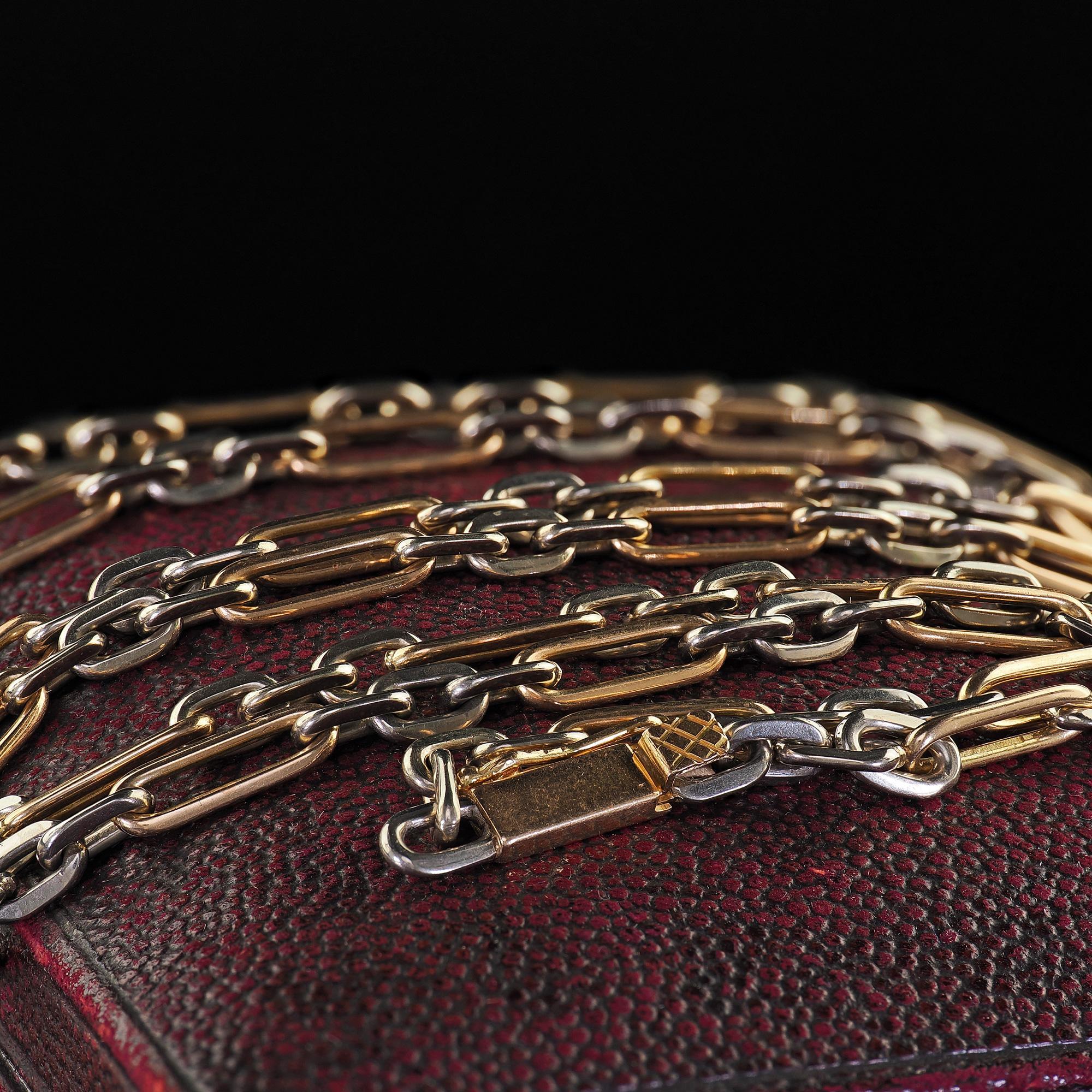 Collier de trombones en or jaune 18K bicolore Antique Art Deco - 26 pouces Bon état - En vente à Great Neck, NY