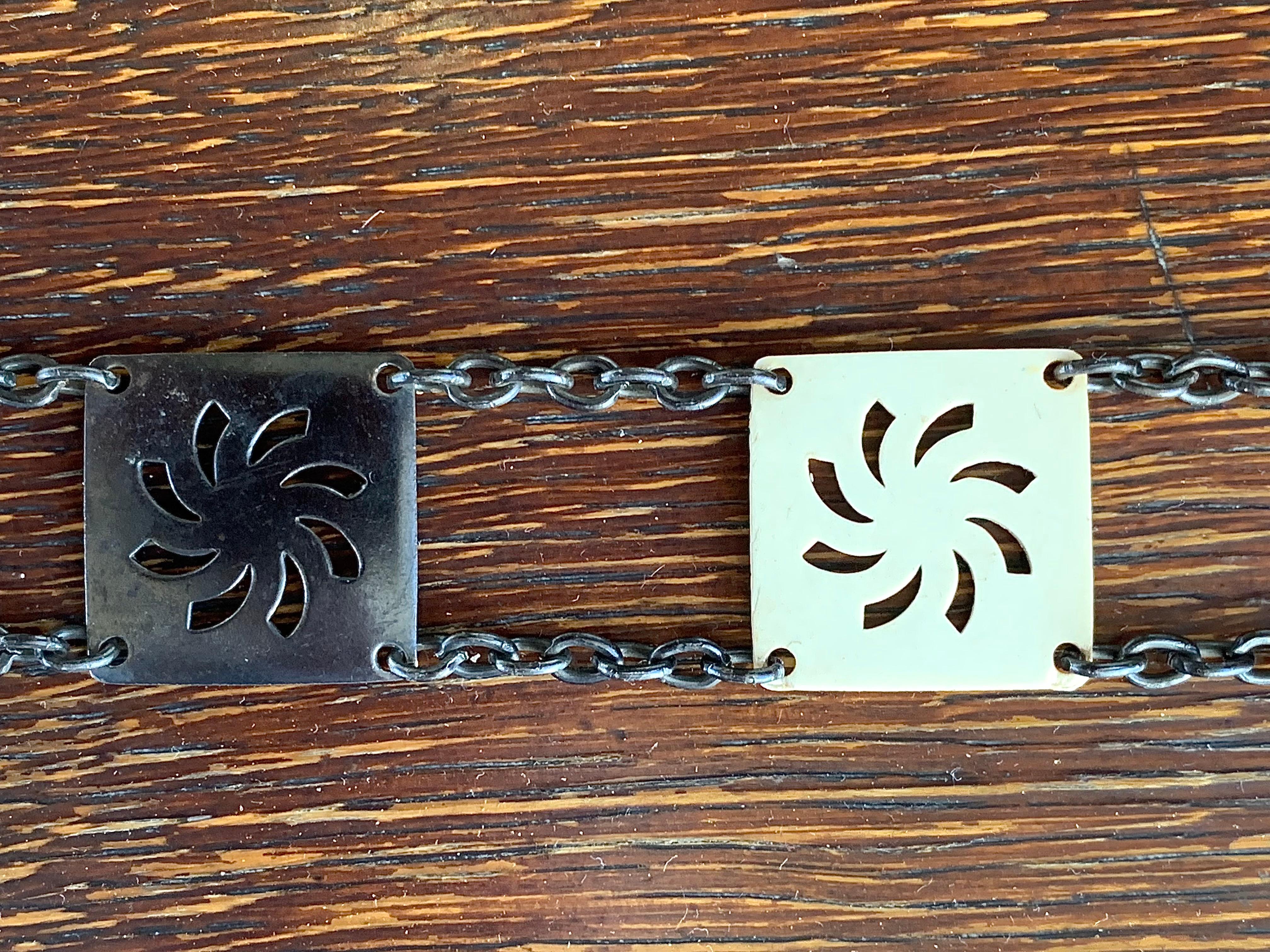 Ceinture de taille basse Art déco 1918 en celluloïd métallique effet pistolet carré deux tons en vente 10