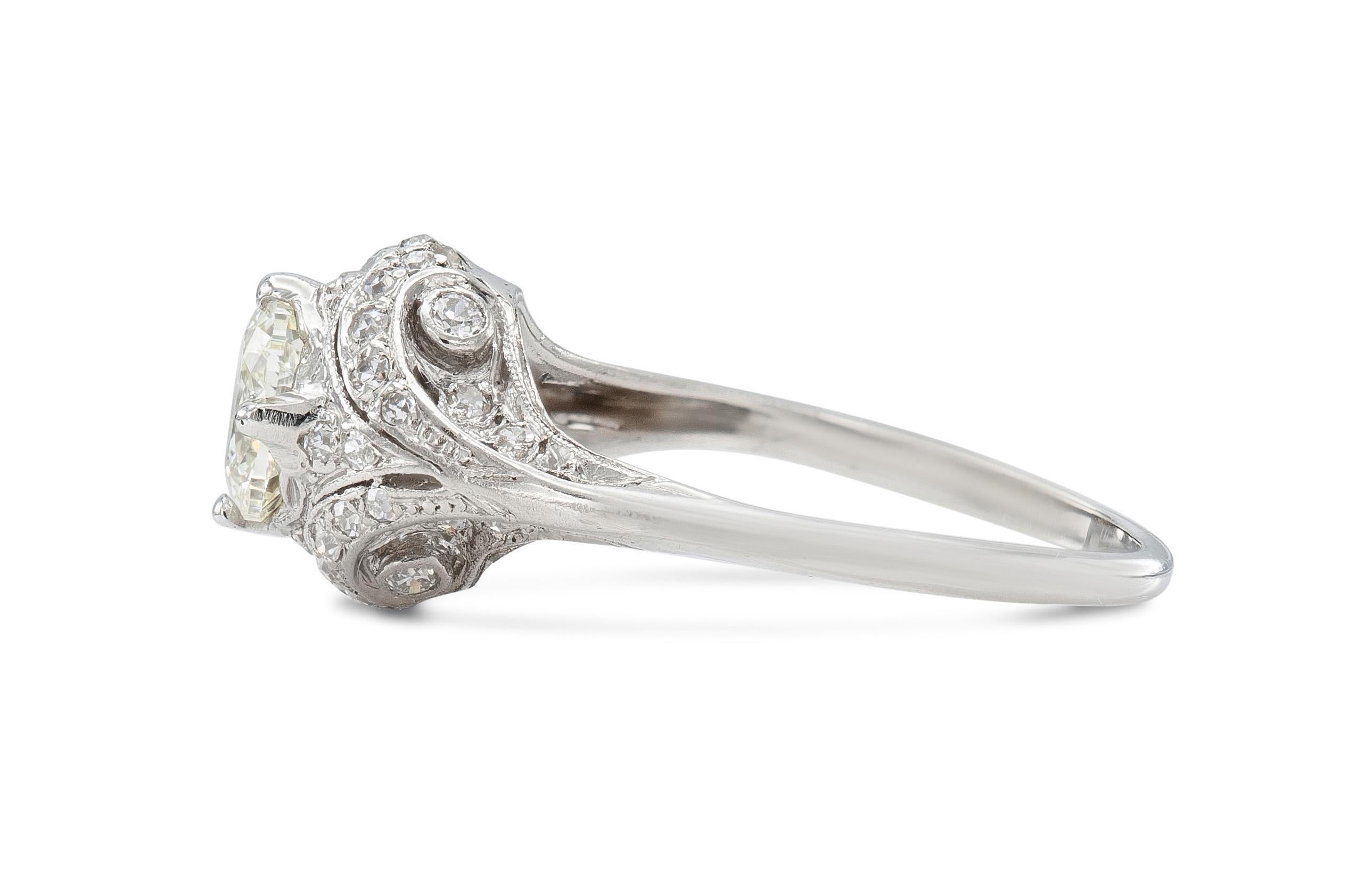 Antique Art Deco 1920s 1.01 Carat Old European Cut Diamond Engagement Ring In Good Condition For Sale In New York, NY