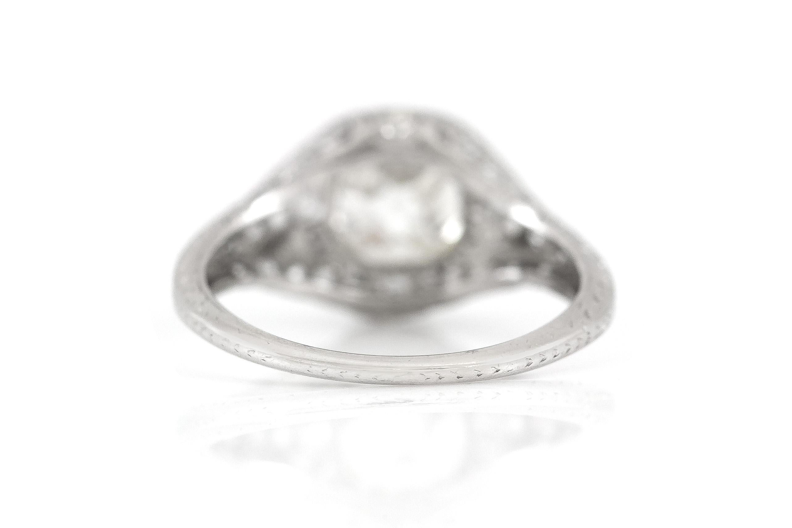 Antique Art Deco 1920s 1.75 Carat Old Mine Cut Diamond Engagement Ring In Good Condition For Sale In New York, NY