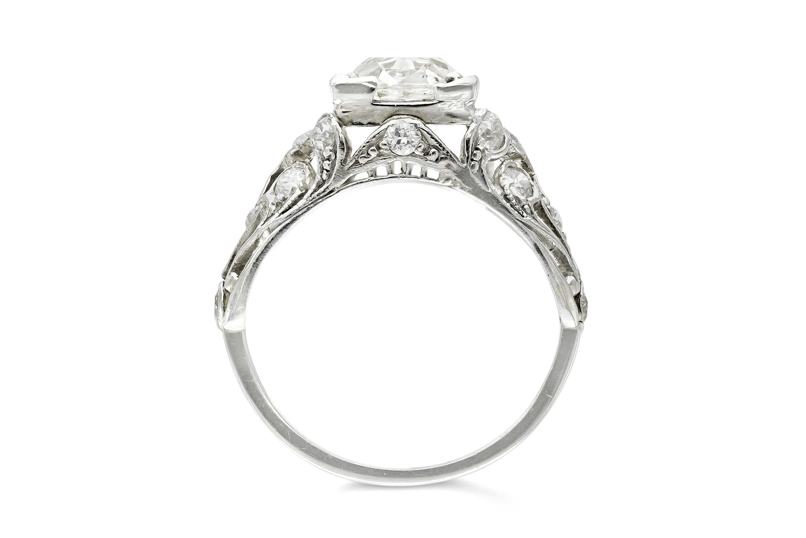 Antiguo Anillo de Compromiso Art Decó de los años 20 con Diamante talla Mina Antiguo de 2,20 quilates en Bueno estado para la venta en New York, NY
