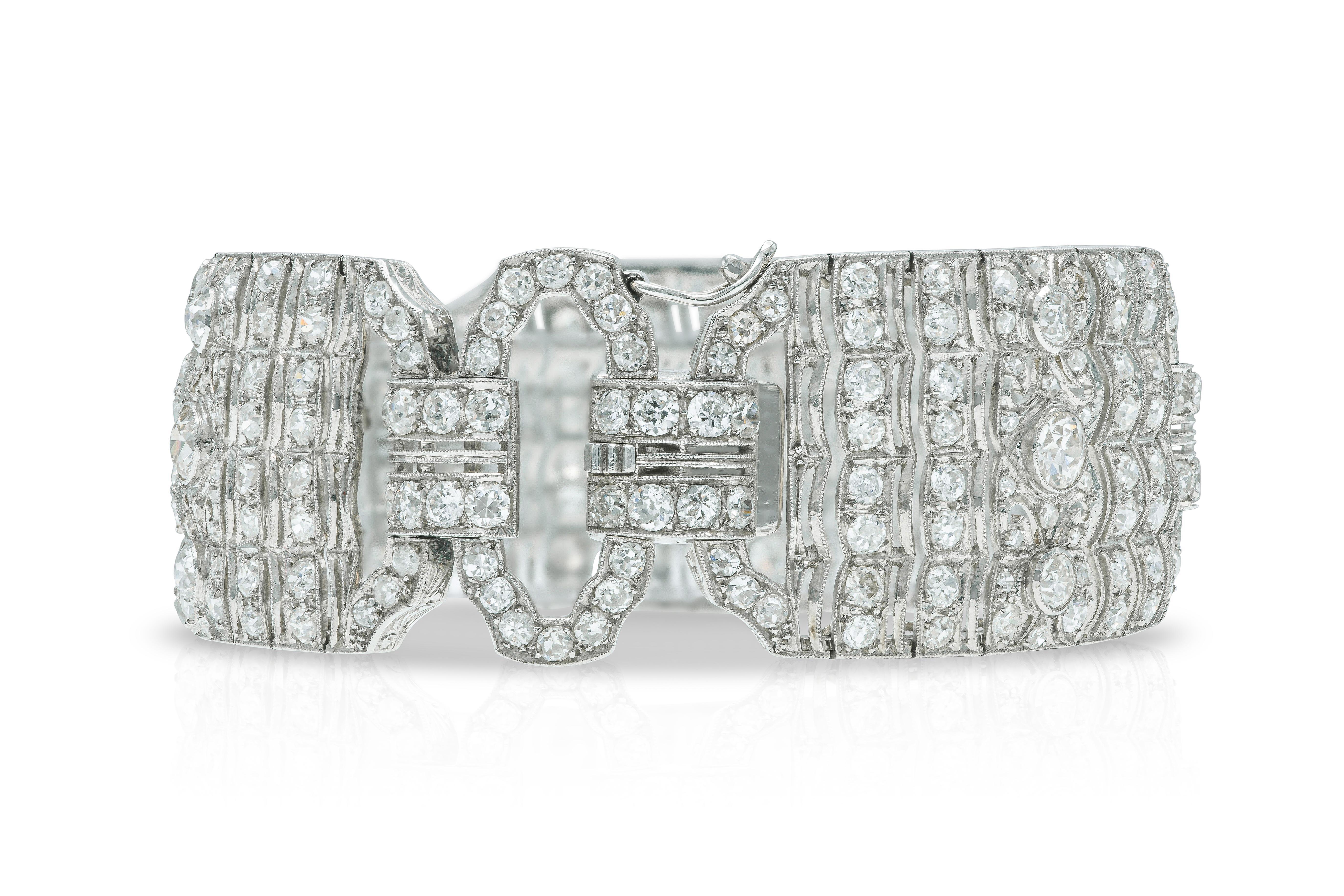 Antique Art Deco 1920s 23.50 Carat Old European Diamond Wide Bracelet In Good Condition For Sale In New York, NY