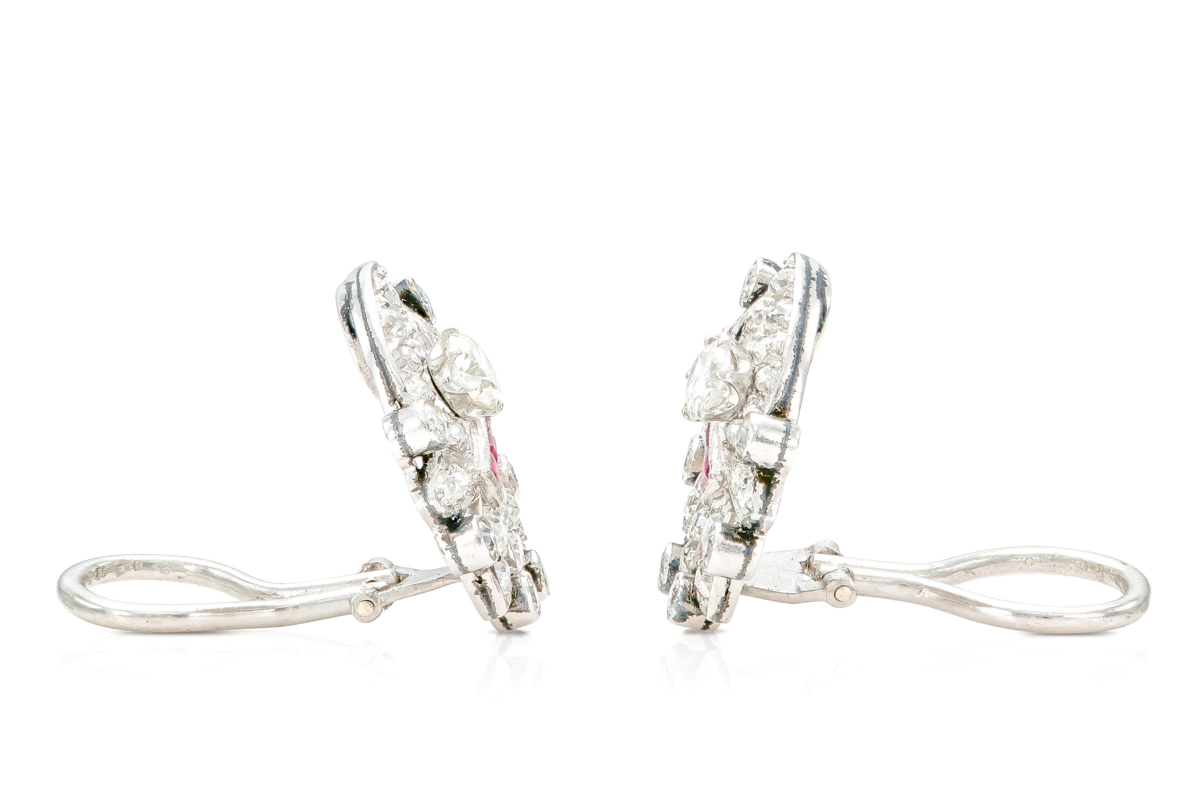 Art Déco Orecchini a fiore in stile Art Deco 1920 da 2,50 carati con diamanti e rubini in vendita