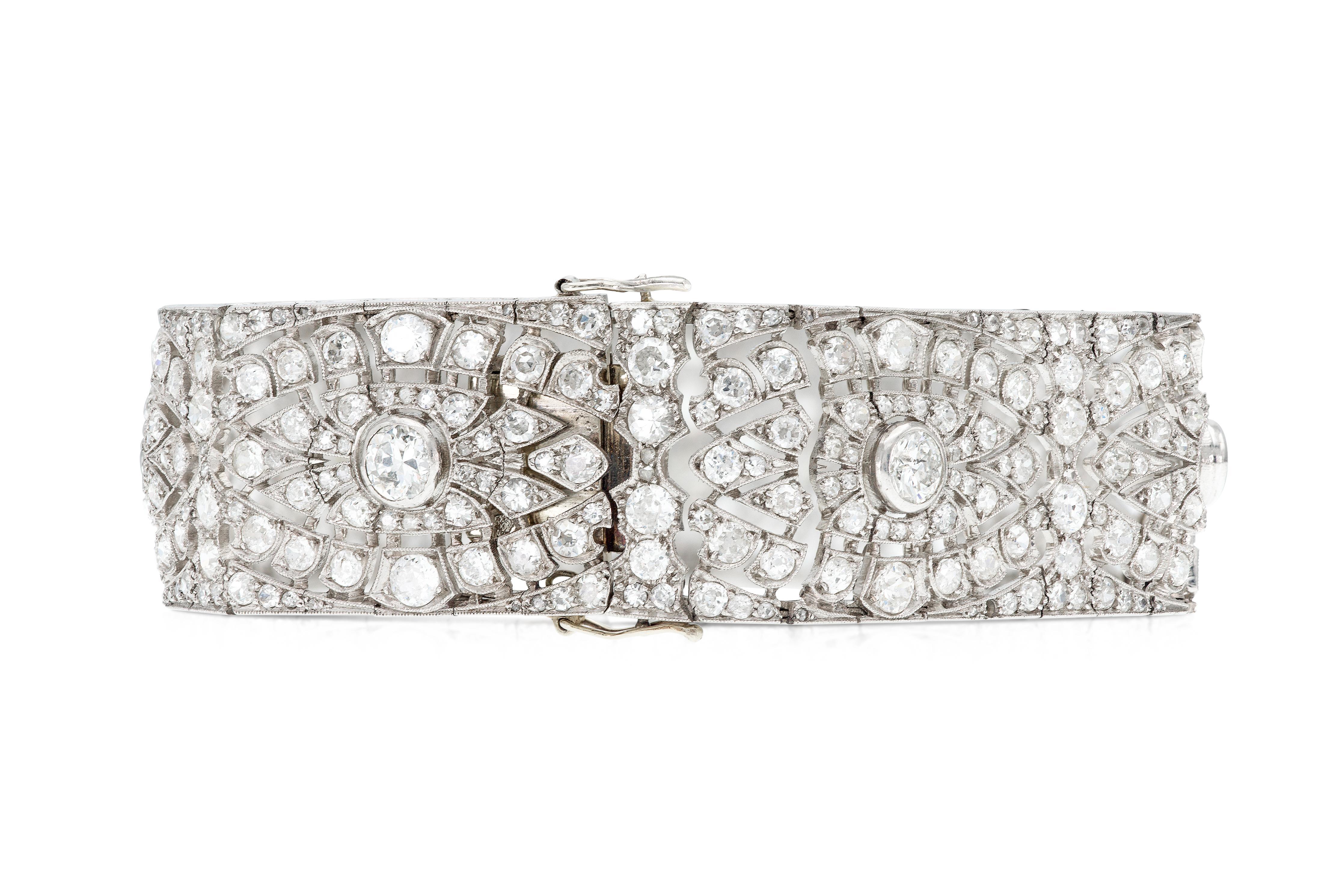 Old European Cut Antique Art Deco 1920s 25.00 Carat Diamond Bracelet For Sale