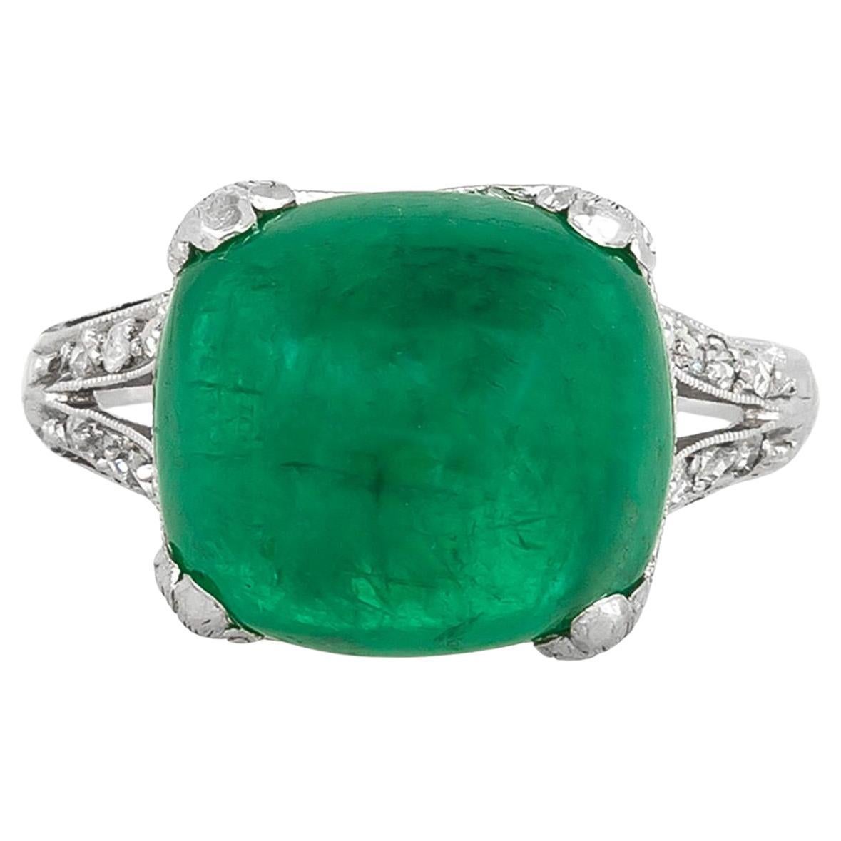 Antique Art Deco 1920s 6.50 Carat Sugarloaf Emerald Ring For Sale
