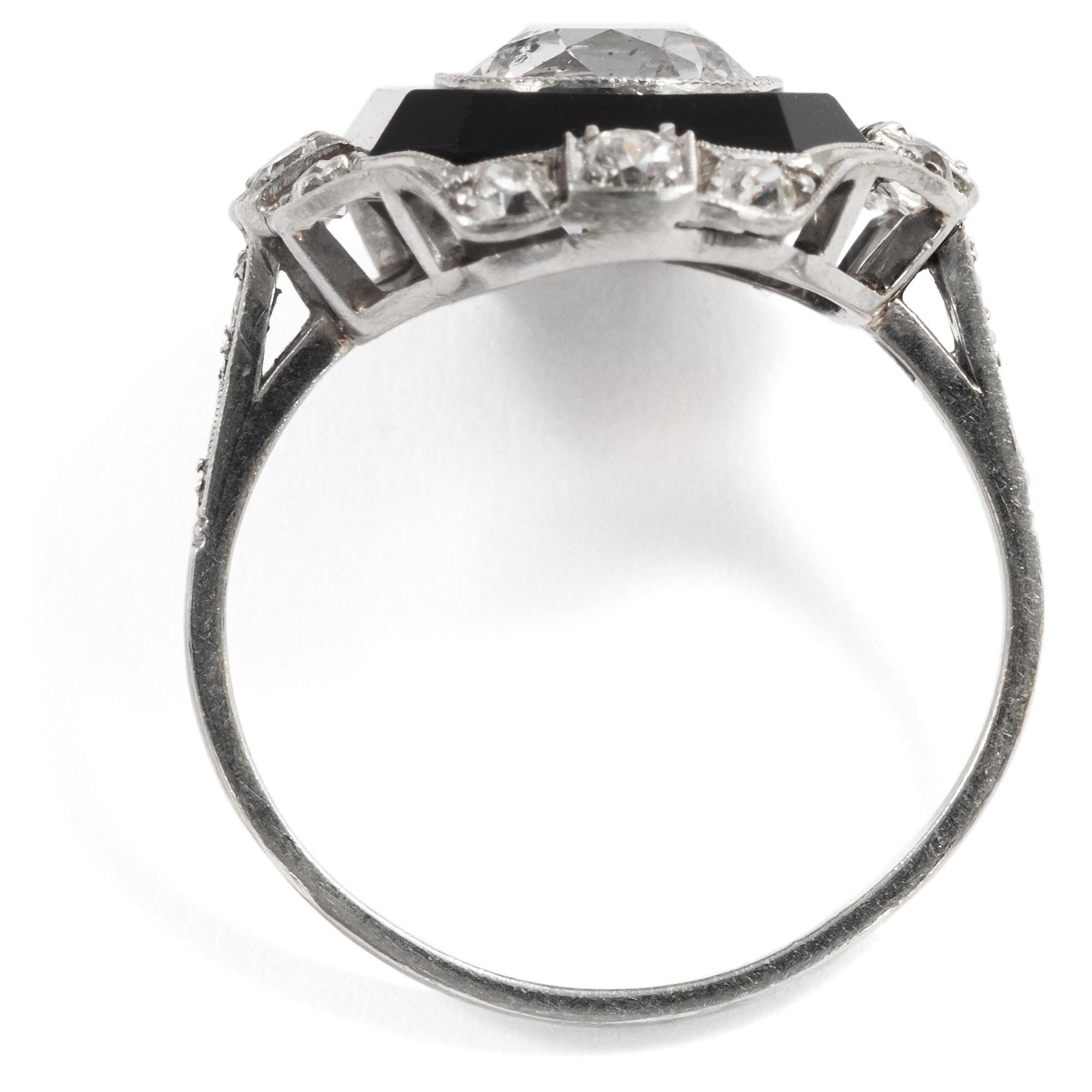 Antique Art Deco 1920s, Certified 3.10 Carat Diamond Onyx Platinum Dinner Ring For Sale 1