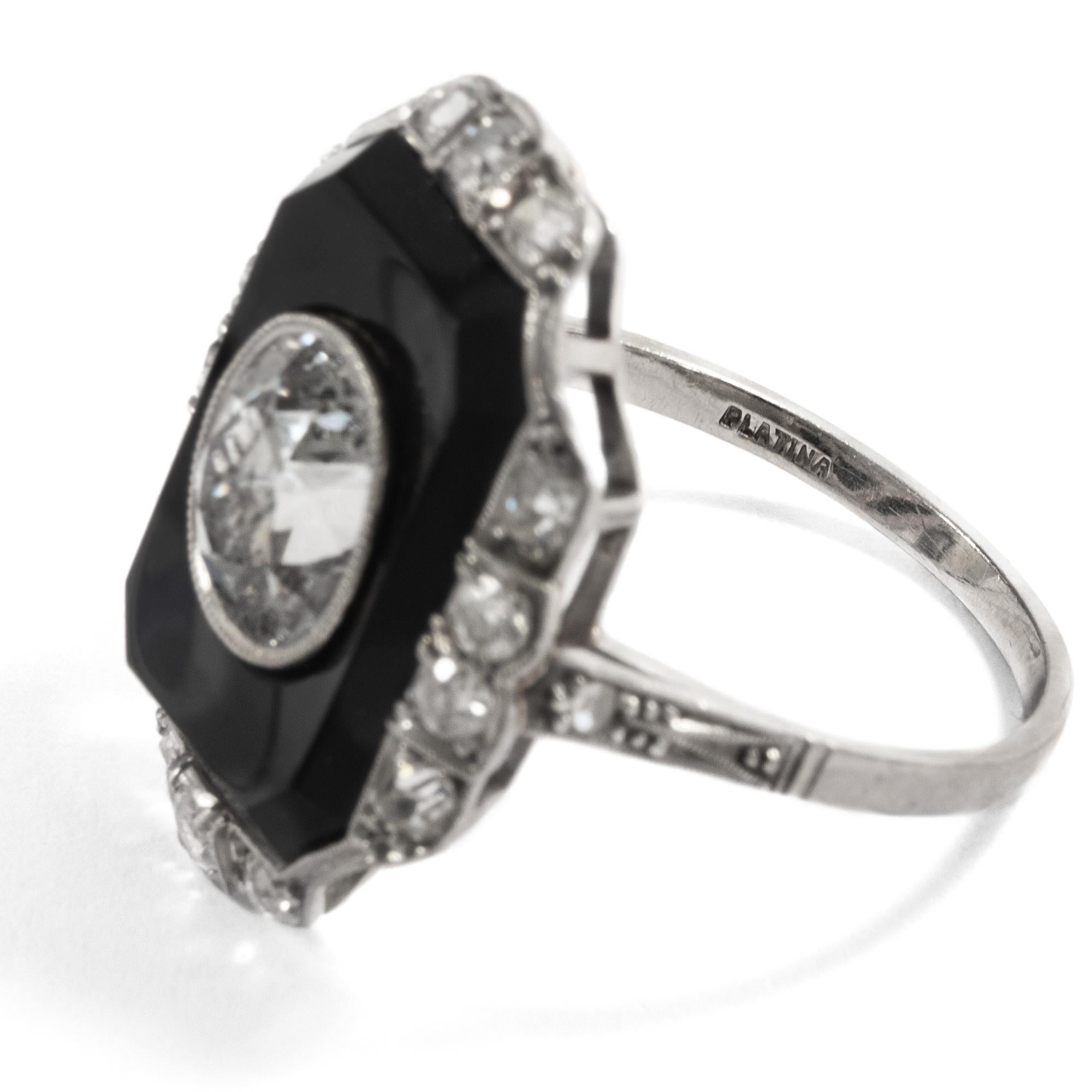 Antique Art Deco 1920s, Certified 3.10 Carat Diamond Onyx Platinum Dinner Ring For Sale 3