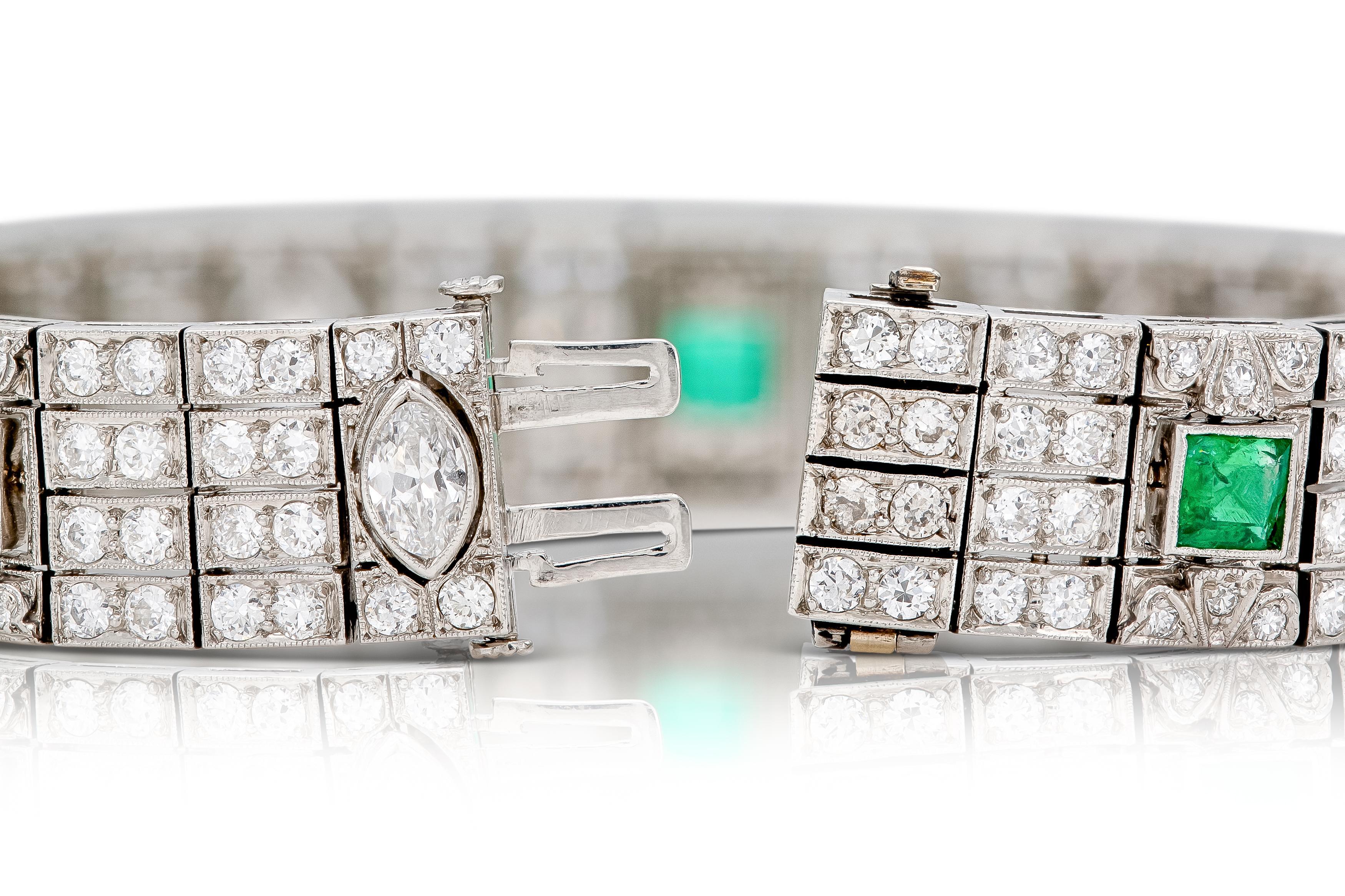 Antique Art Deco 1920s Diamond Bracelet with Emeralds In Good Condition For Sale In New York, NY