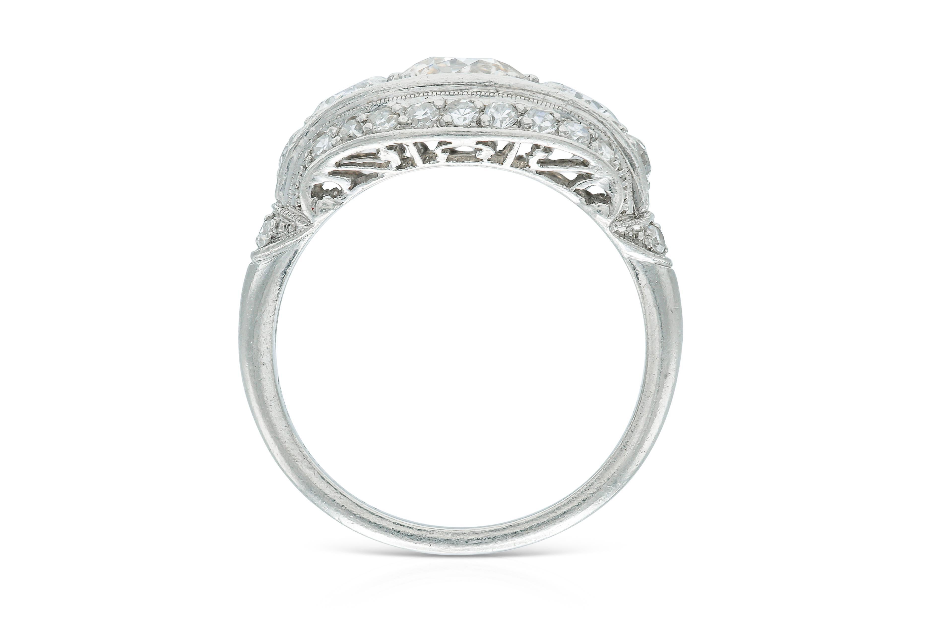 Taglio antico europeo Antique Art Deco 1920s Old European Cut Diamond Engagement Ring in vendita