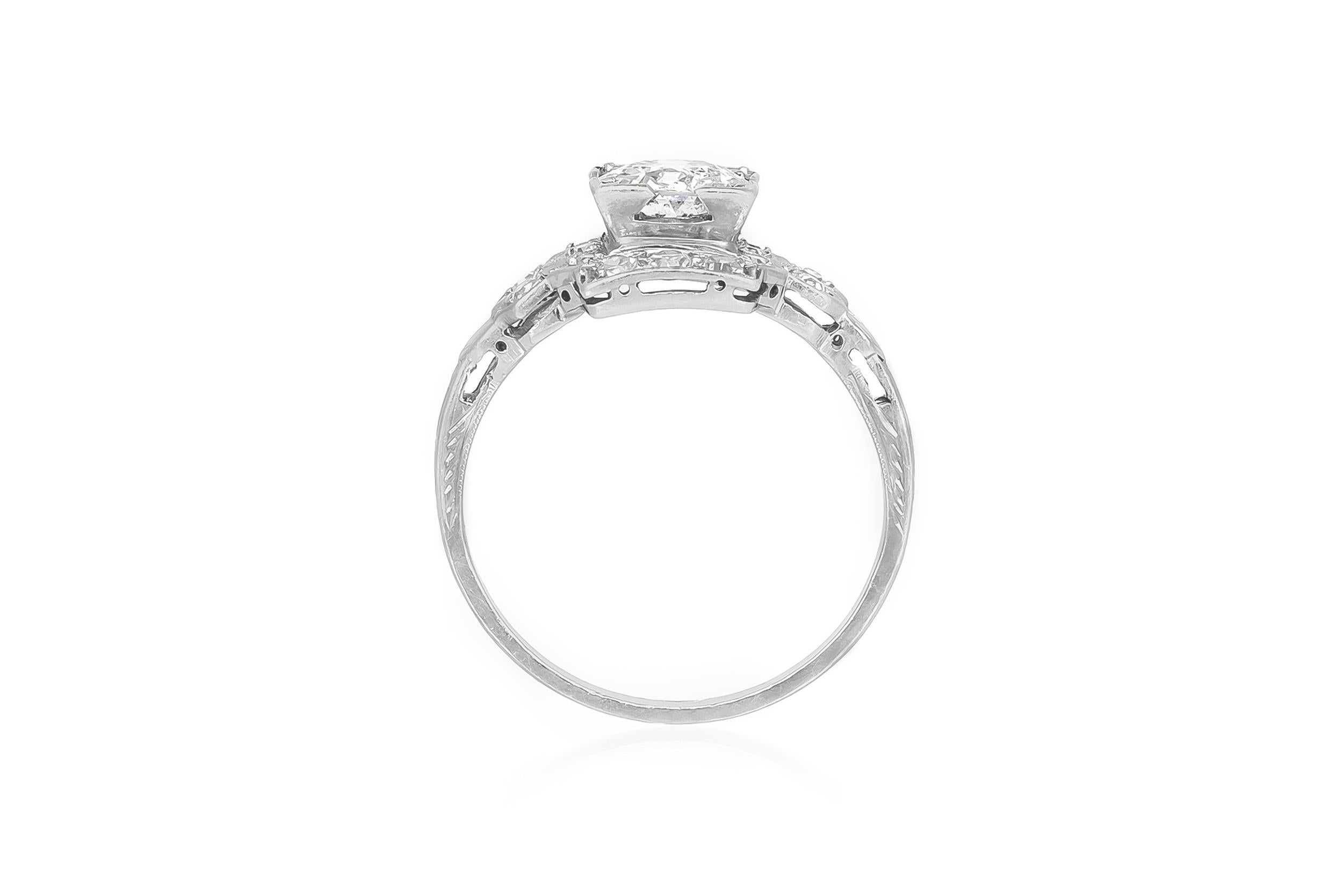 Taglio antico europeo Antique Art Deco 1930s 0.95 Carat Old European Cut Diamond Engagement Ring in vendita