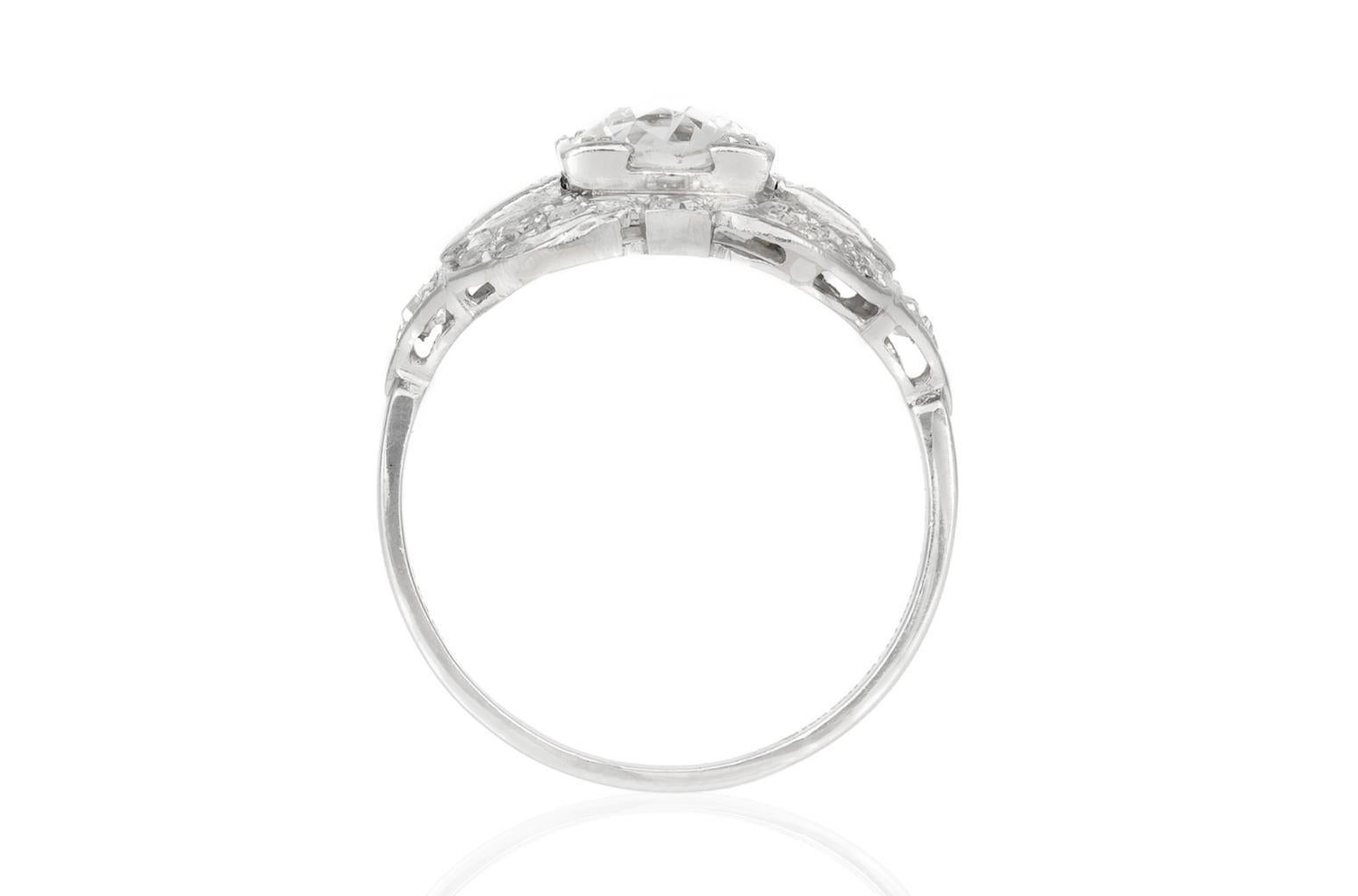 Bague de fiançailles Art déco des années 1930 avec diamant taille européenne ancienne de 1,00 carat Bon état - En vente à New York, NY