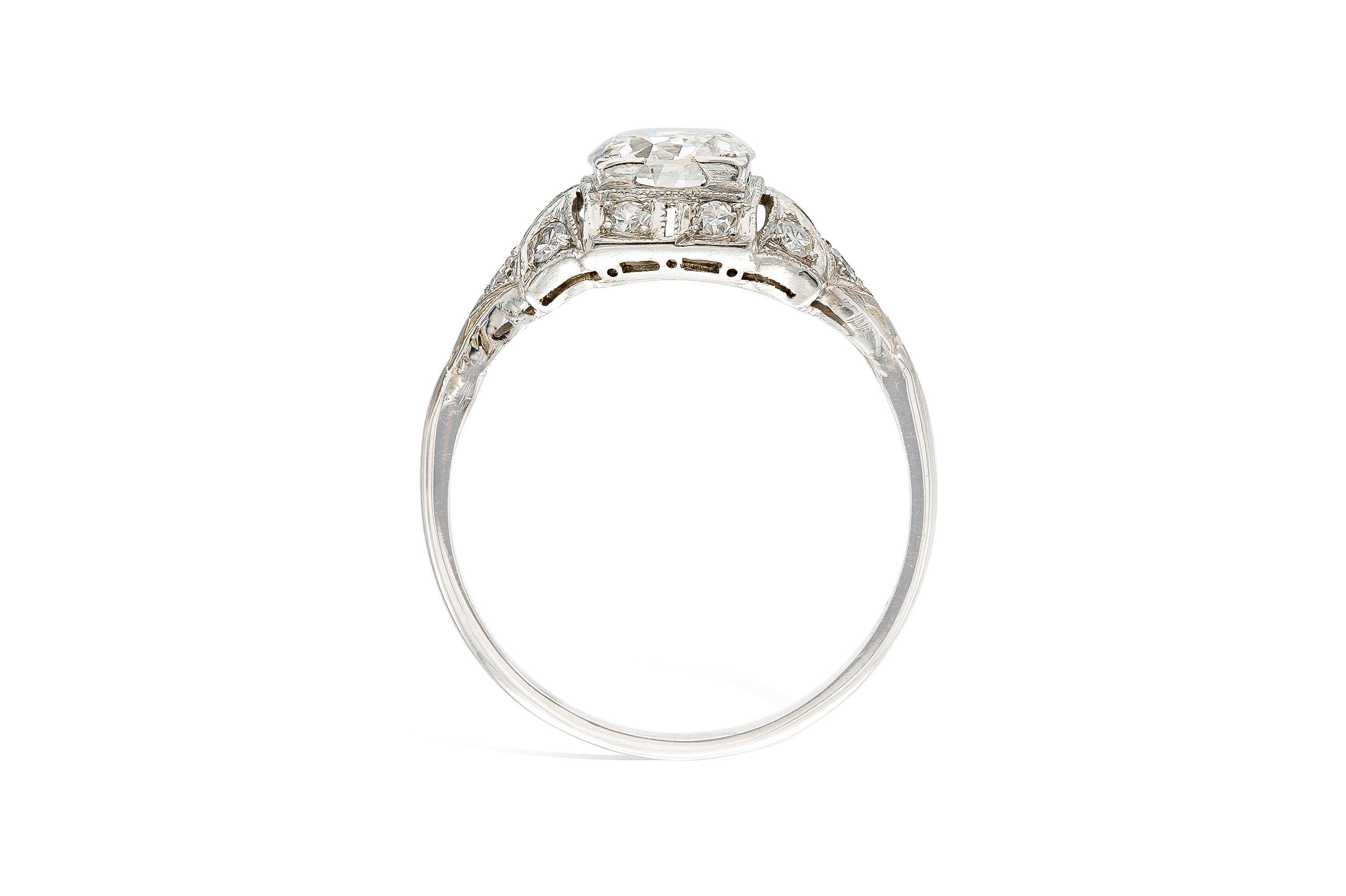 Antiguo Anillo de Compromiso Art Decó 1930 con Diamante de Corte Europeo Antiguo de 1,00 Quilate en Bueno estado para la venta en New York, NY