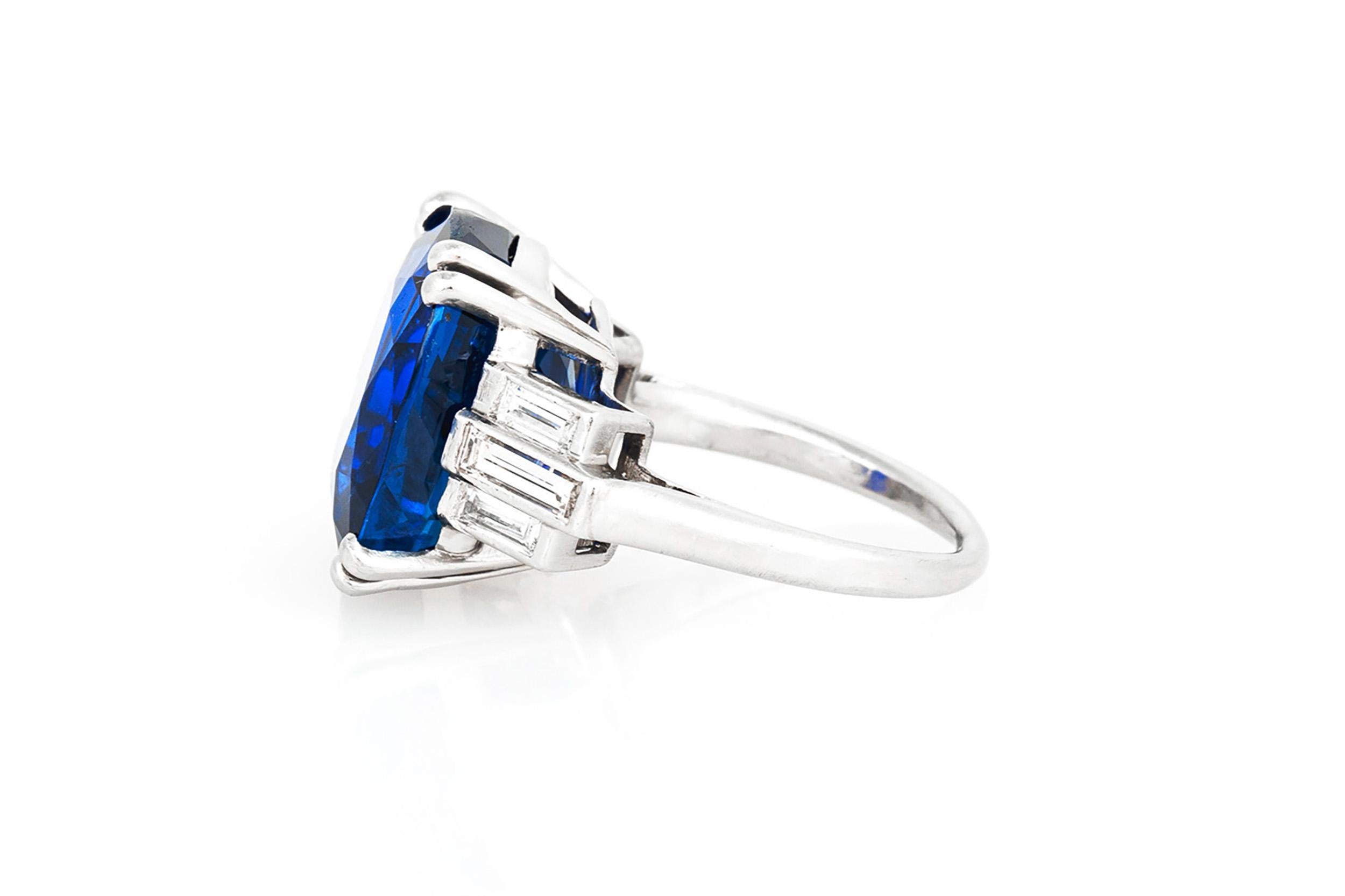 Cushion Cut Antique Art Deco 1930s 17.13 Carat Ceylon Sapphire Ring with Diamonds For Sale