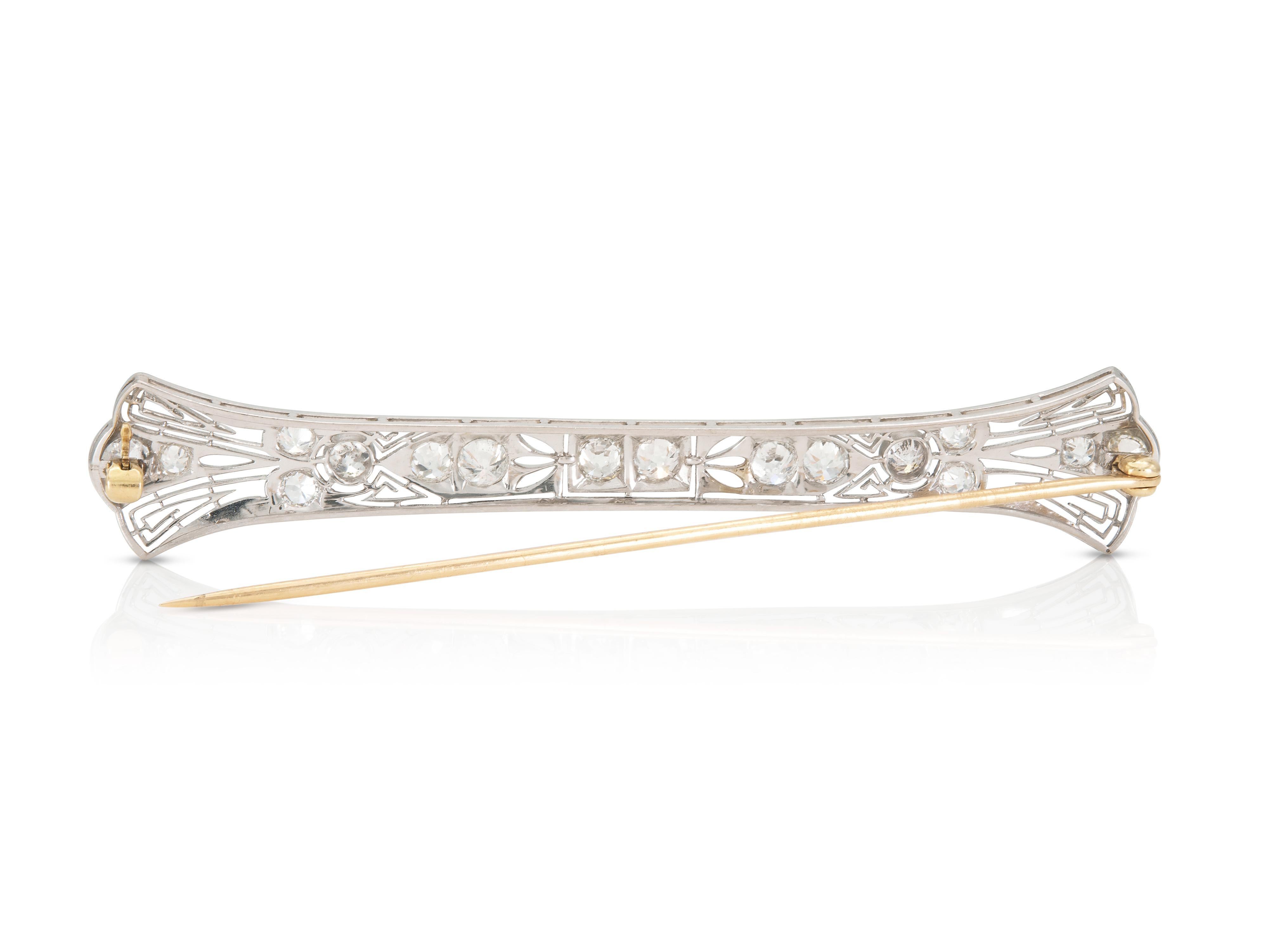 Antique Art Deco 1930s 2.00 Carat Diamond Bar Pin In Good Condition For Sale In New York, NY