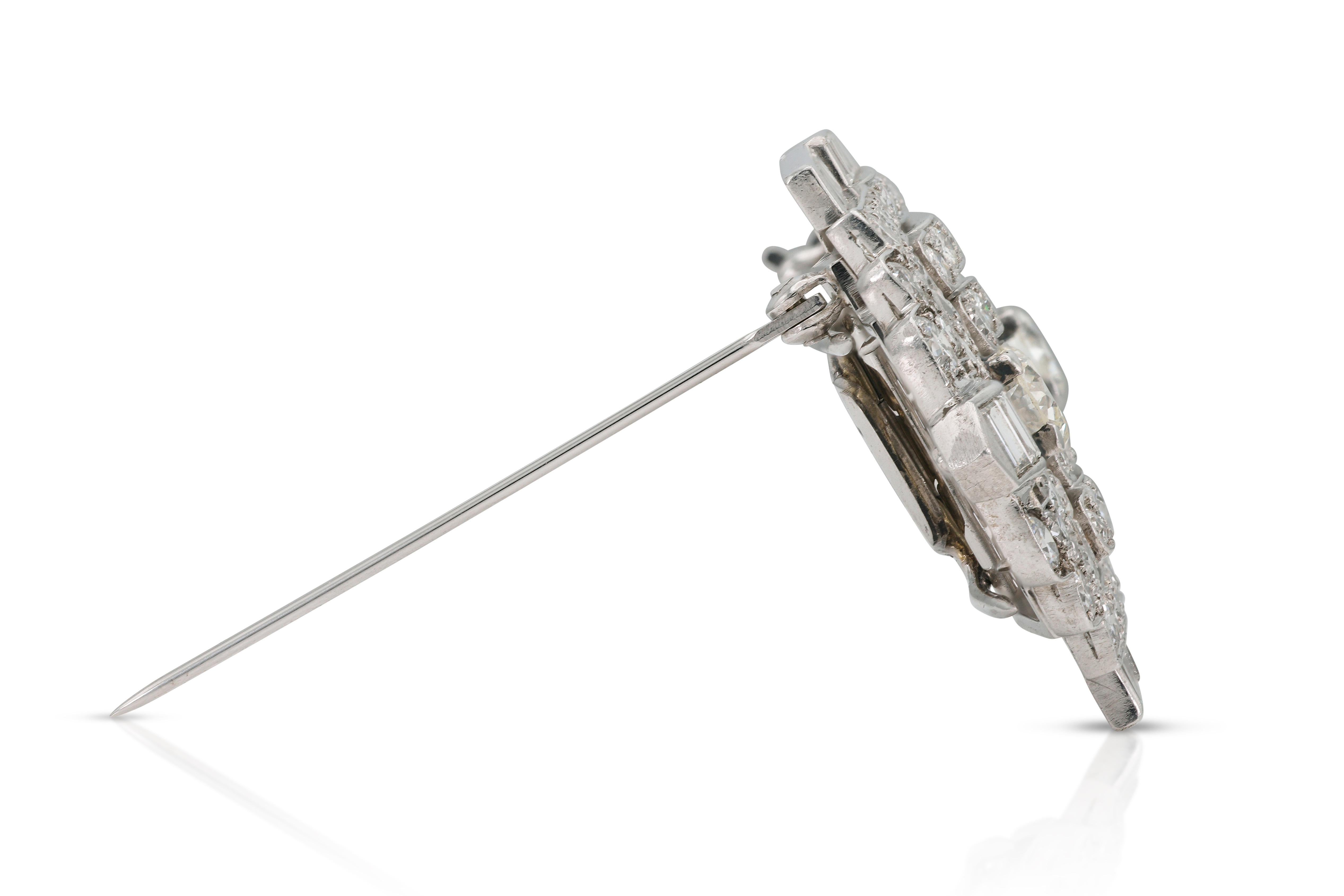 Old European Cut Antique Art Deco 1930s 22.00 Carat Diamond Double Clip Brooch For Sale