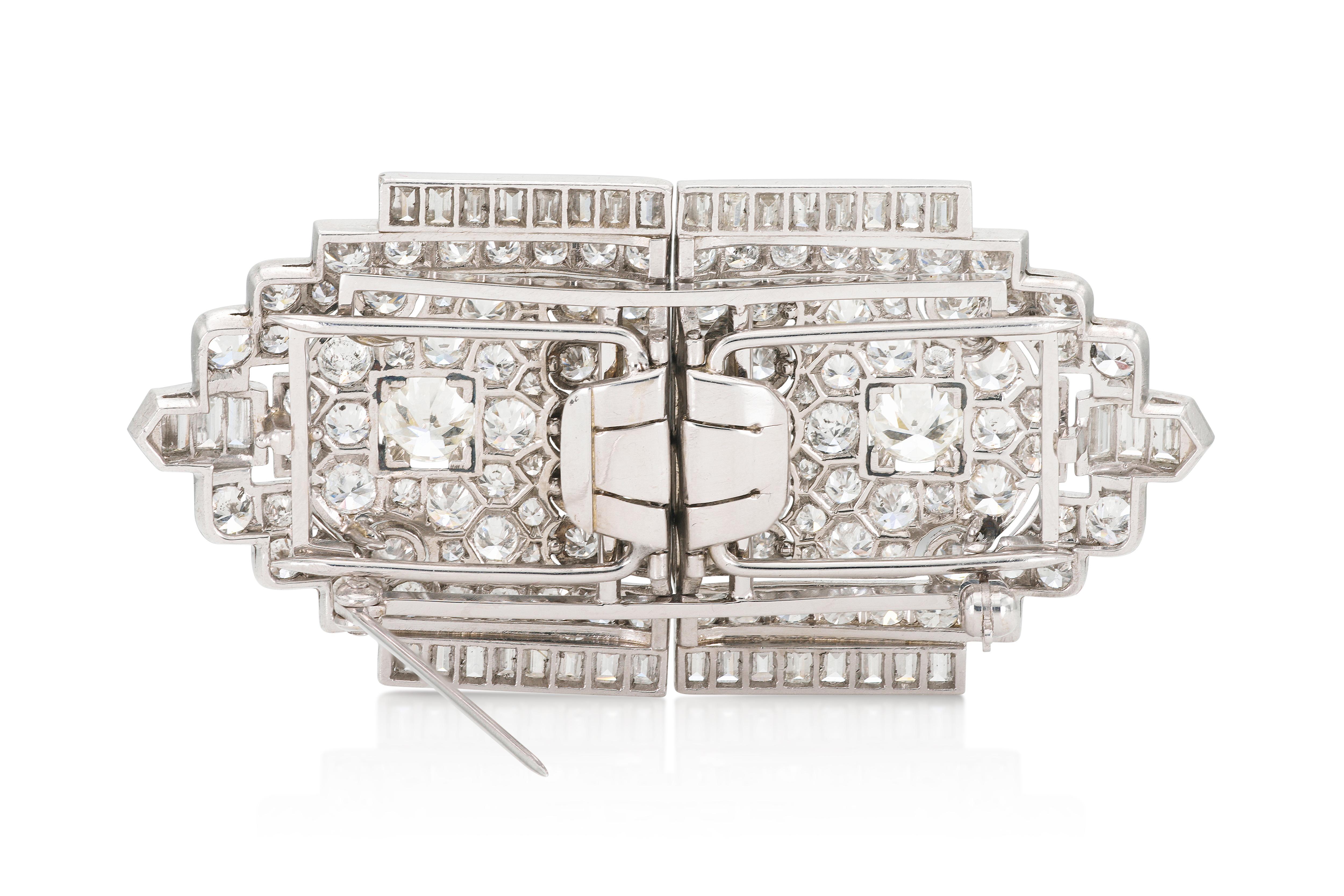 Antique Art Deco 1930s 22.00 Carat Diamond Double Clip Brooch In Good Condition For Sale In New York, NY