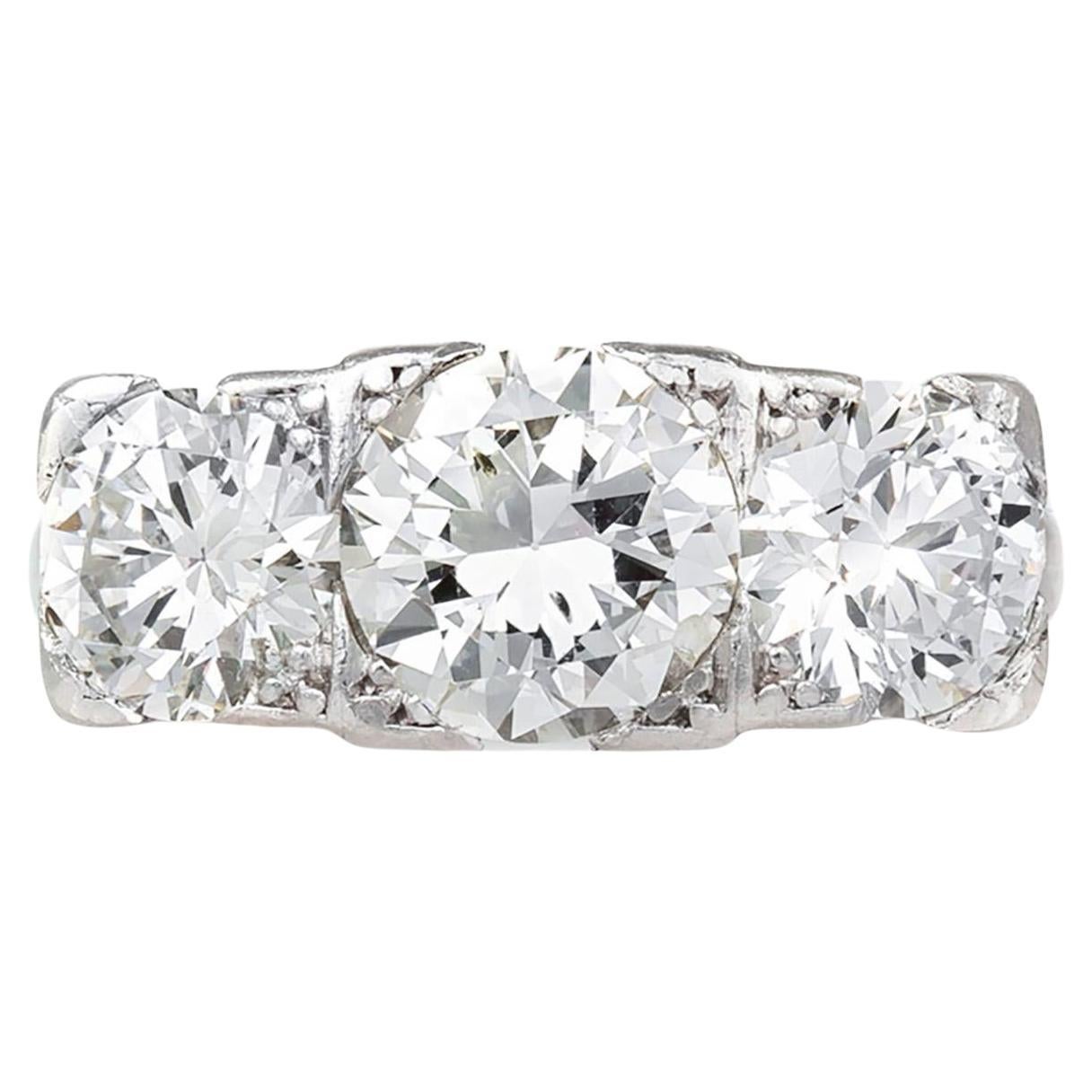 Antiguo Anillo de Diamantes Art Decó 1930 de 2,40 quilates y tres piedras