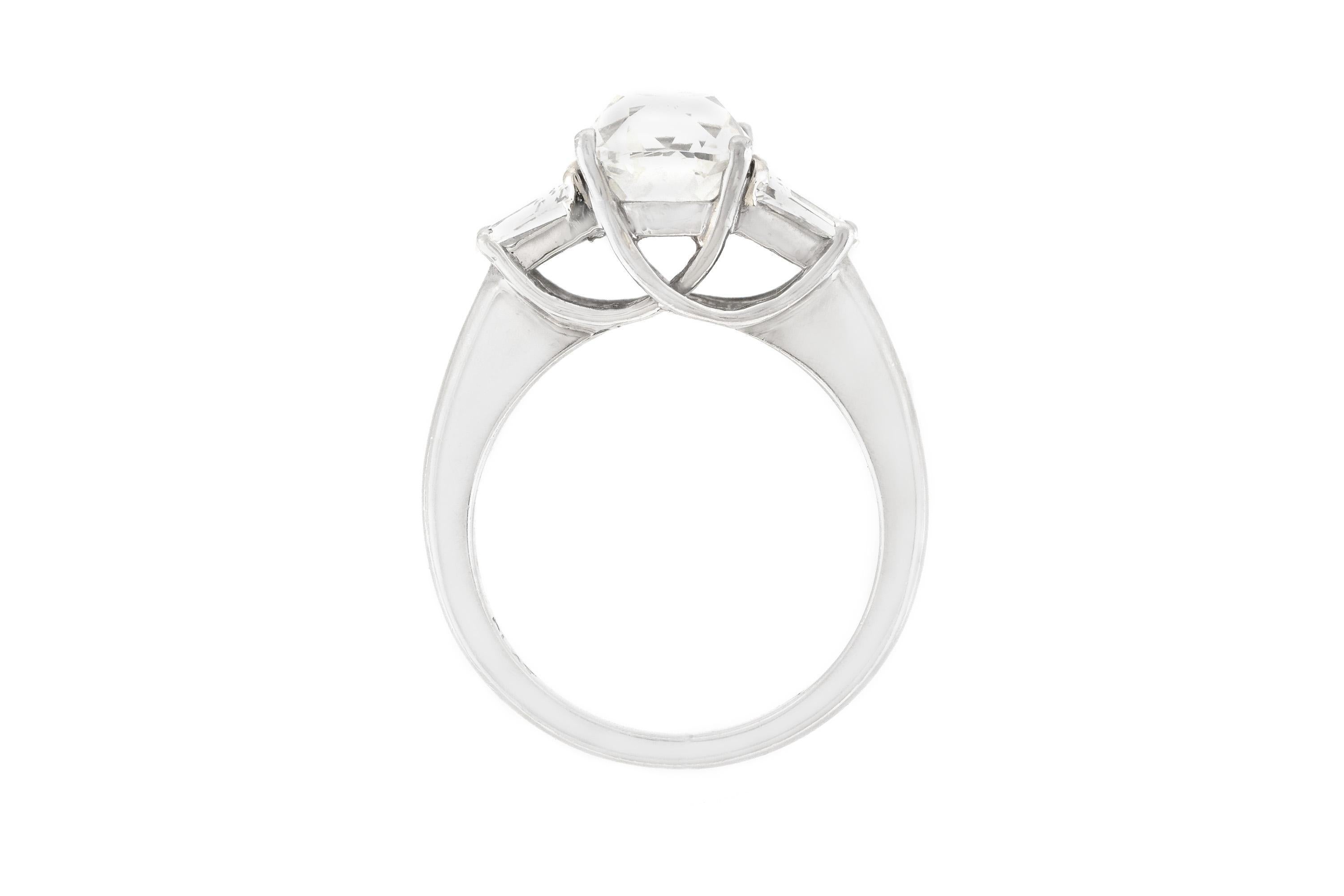 Women's Antique Art Deco 1930s 2.50 Carat Old Mine Cut Diamond Engagement Ring For Sale
