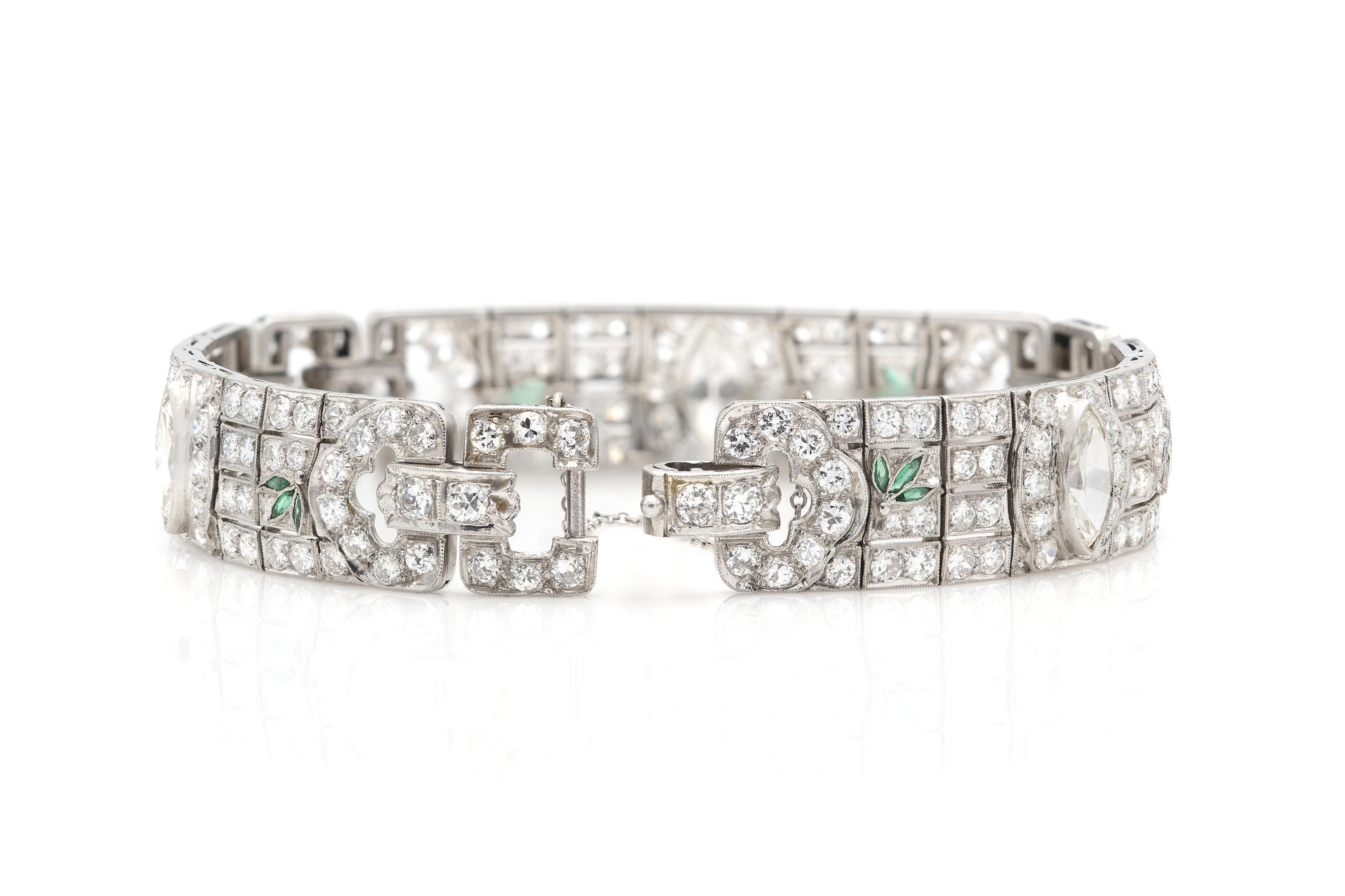 Antiguo Art Decó años 30 Pulsera de diamantes de 25,30 quilates con esmeraldas Corte marquesa en venta
