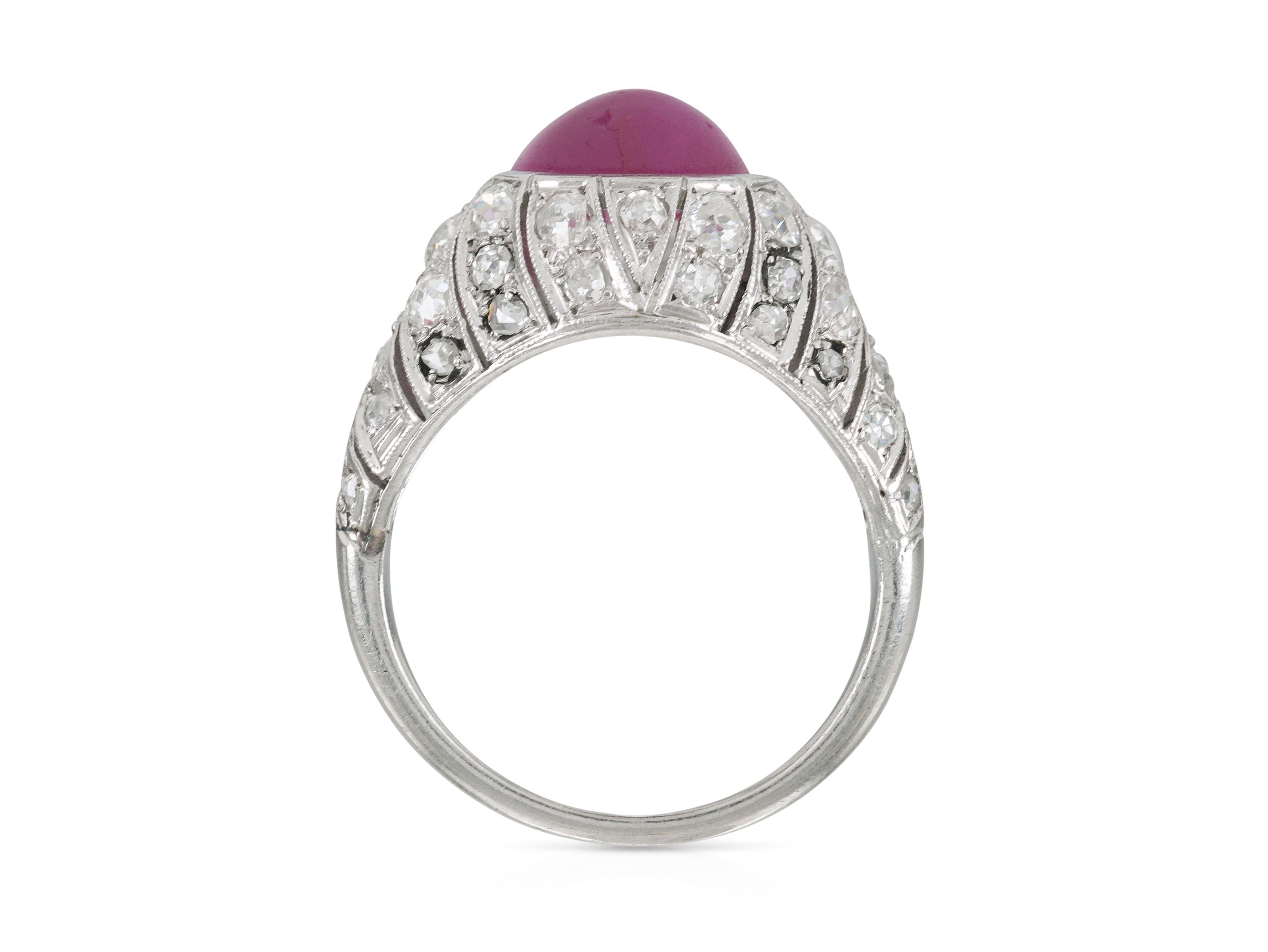 Antique Art Deco 1930s 3.00 Carat Star Ruby Ring with Diamonds In Good Condition For Sale In New York, NY
