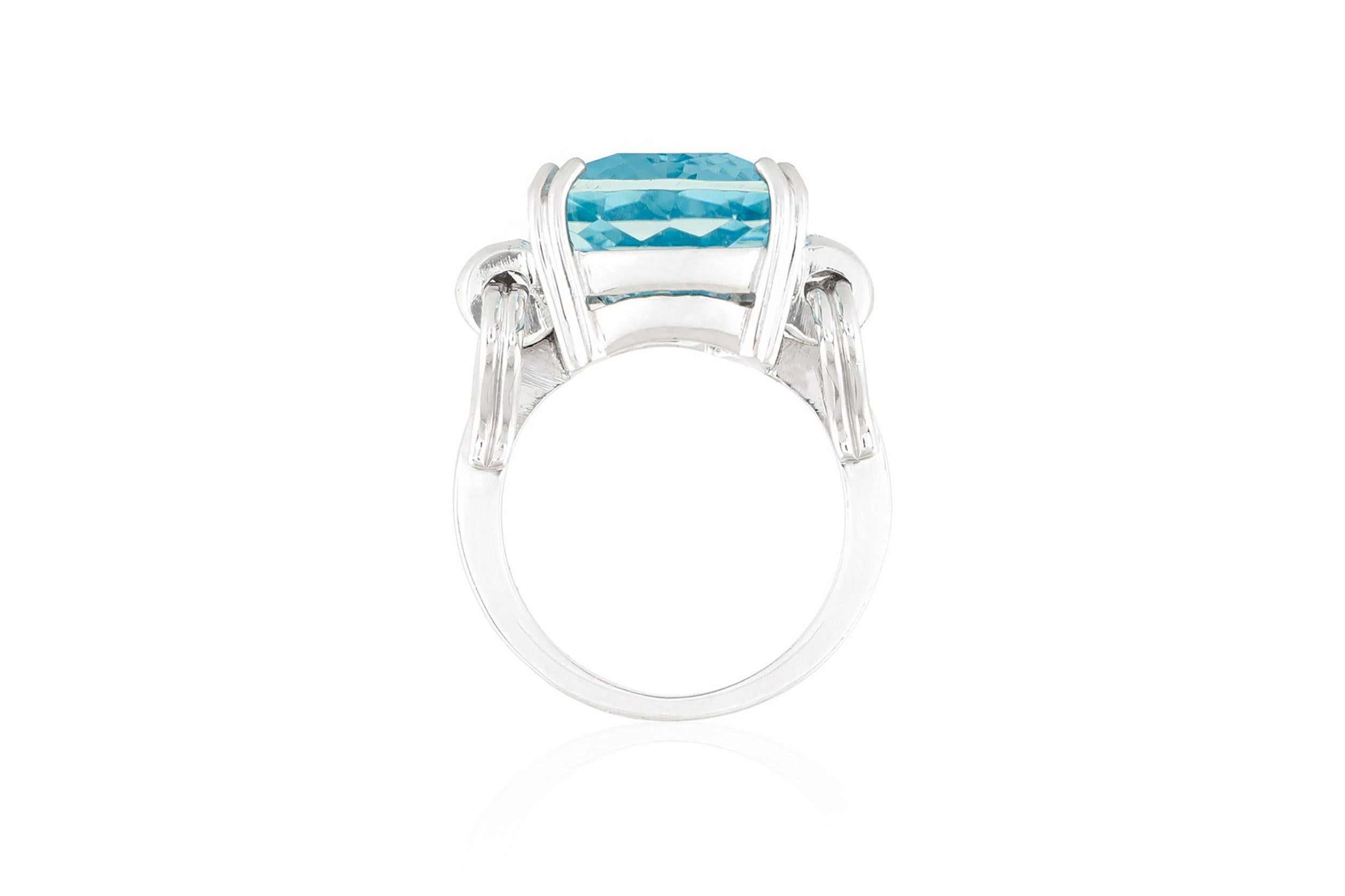Antiker Art Deco 1930er Jahre 30,00 Karat Aquamarinring mit Kreuzschliff (Scherenschliff) im Angebot