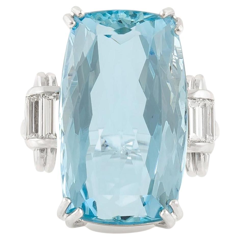 Antiker Art Deco 1930er Jahre 30,00 Karat Aquamarinring mit Kreuzschliff im Angebot