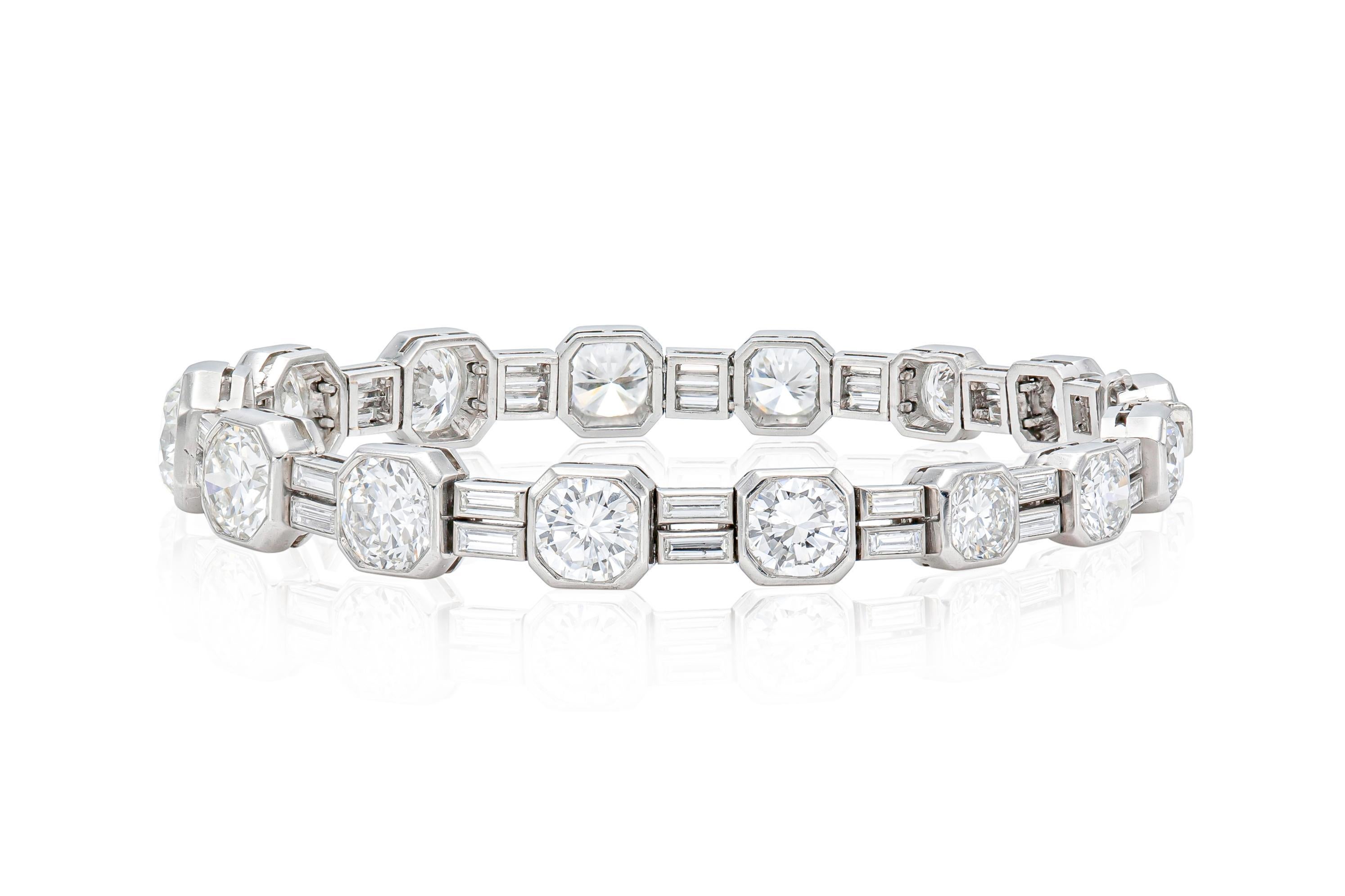 Taglio antico europeo Bracciale antico Art Deco 1930 da 30,00 carati con diamanti europei e taglio baguette in vendita