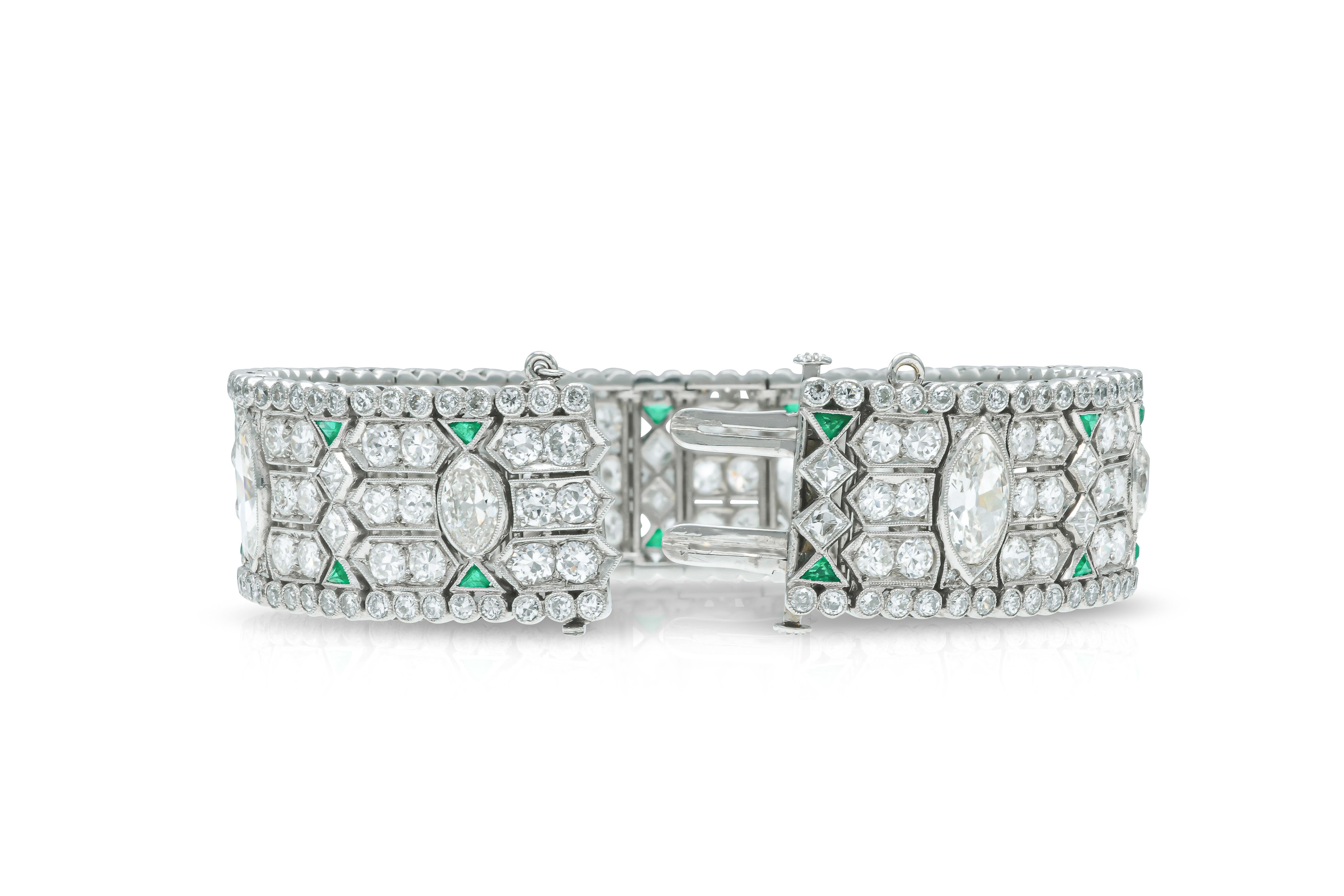 Bracelet Art déco ancien des années 1930 avec diamants de 31,00 carats et émeraudes Bon état - En vente à New York, NY