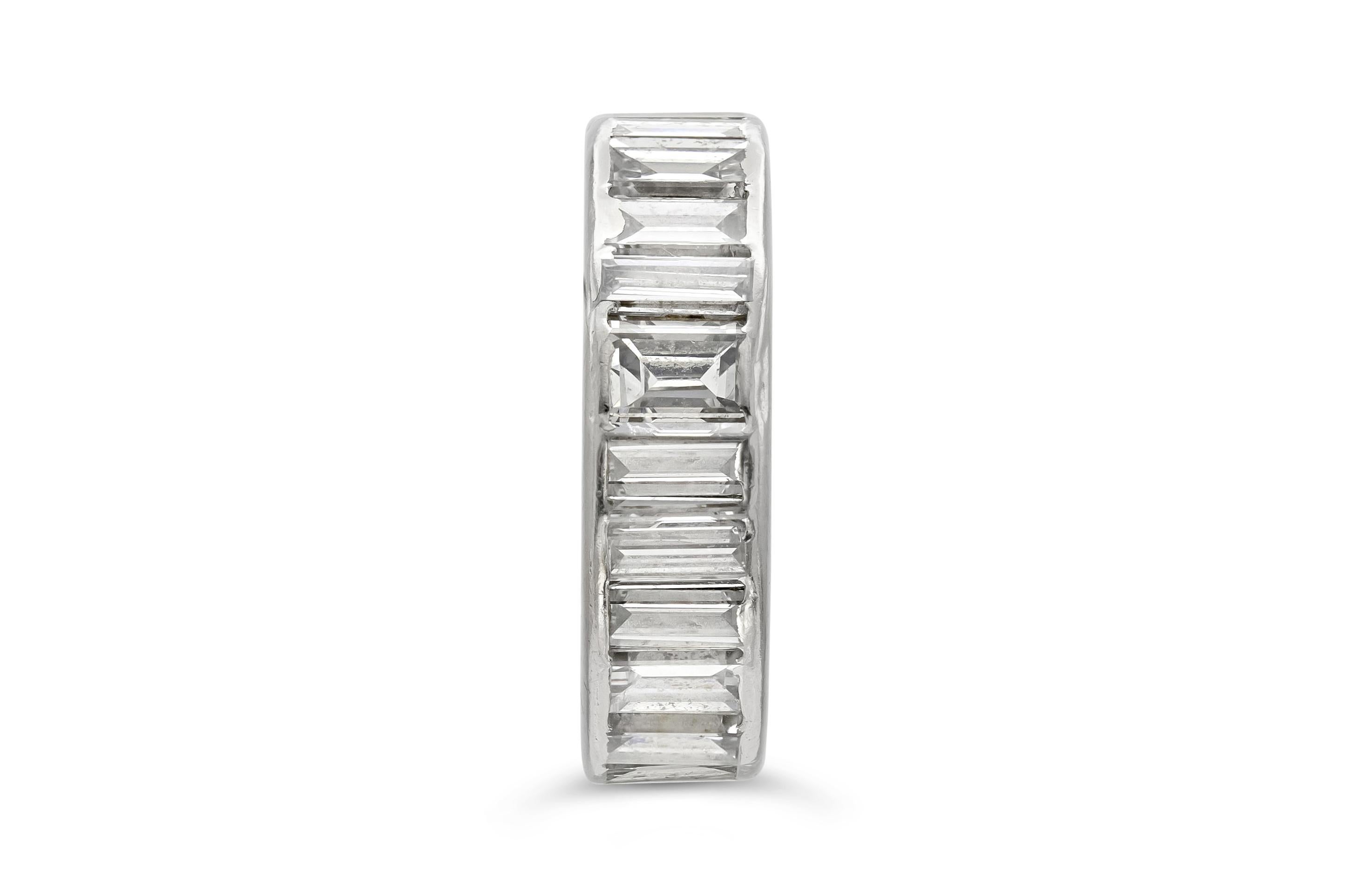 Antique Art Deco 1930s 3.50 Carat Baguette Cut Diamond Eternity Band In Good Condition For Sale In New York, NY
