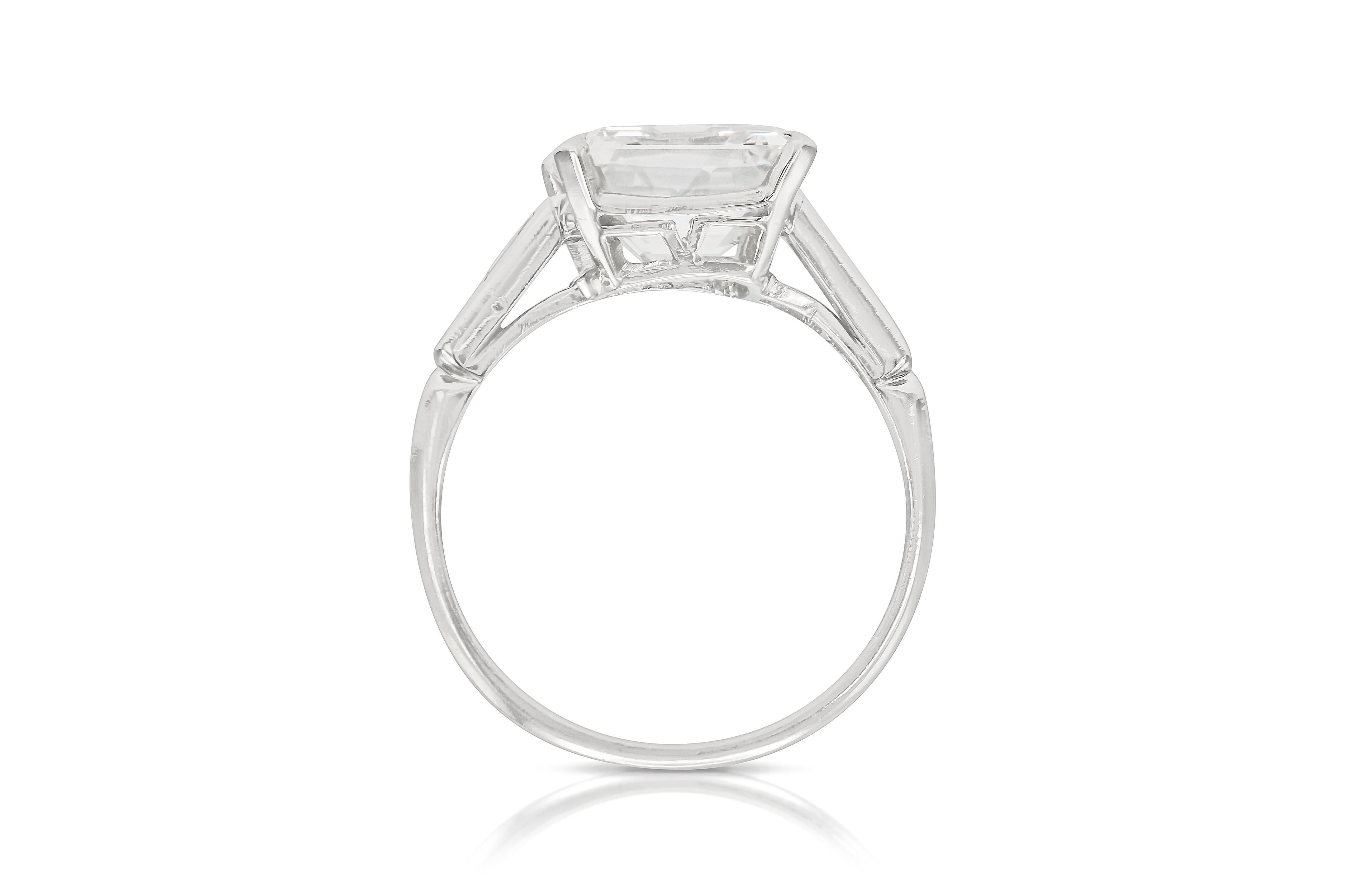 Women's Antique Art Deco 1930s 4.00 Carat Square Emerald Cut Diamond Engagement Ring For Sale