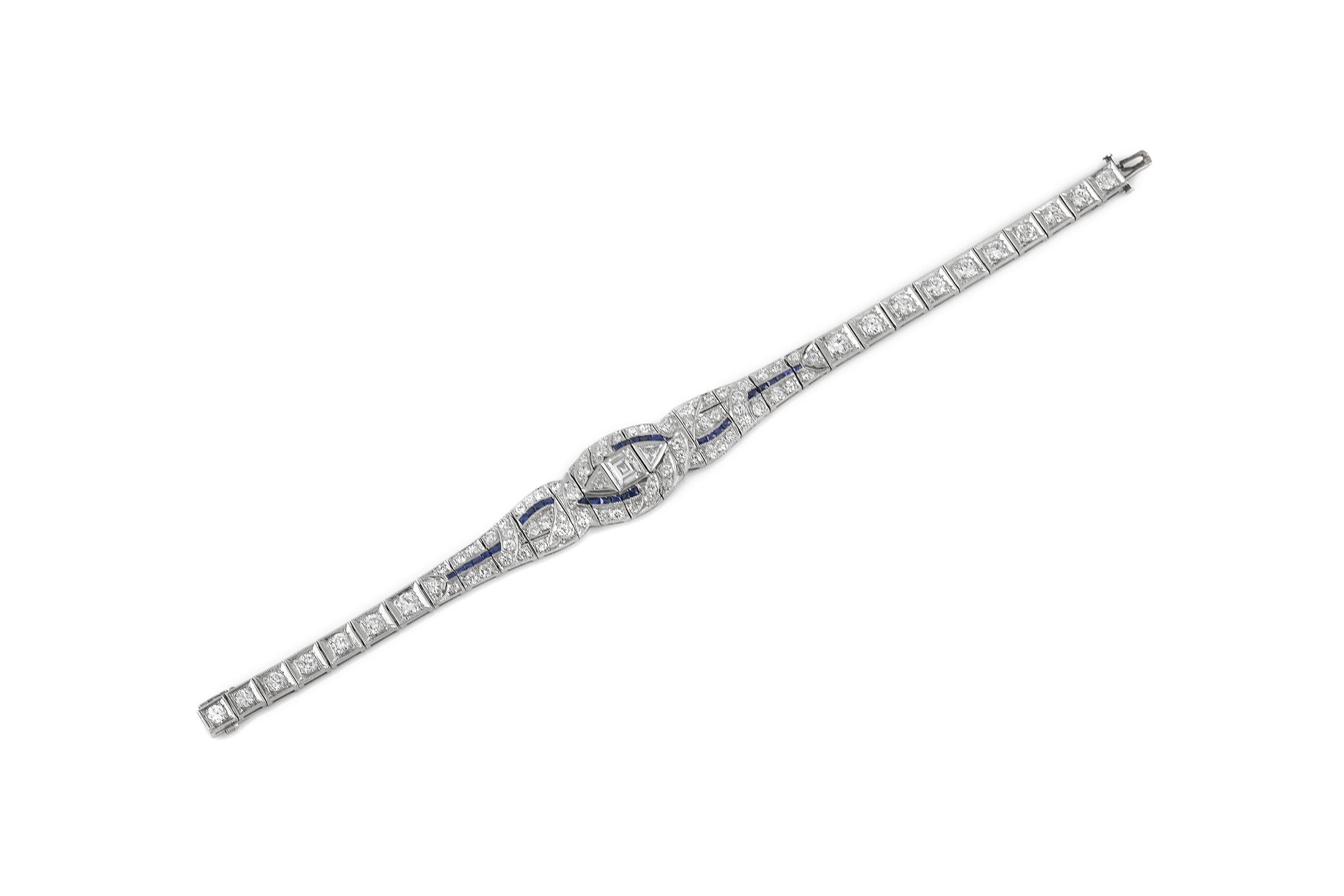 Taglio francese Bracciale antico Art Deco 1930 da 7,00 carati con diamanti e zaffiri in vendita