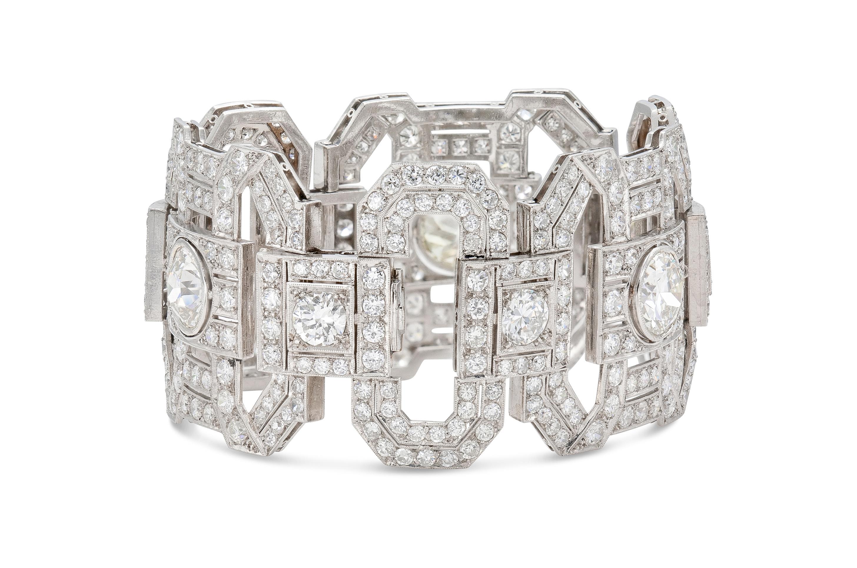 Taille vieille Europe Bracelet large Art déco des années 1930 avec diamants de taille européenne ancienne de 74,45 carats en vente