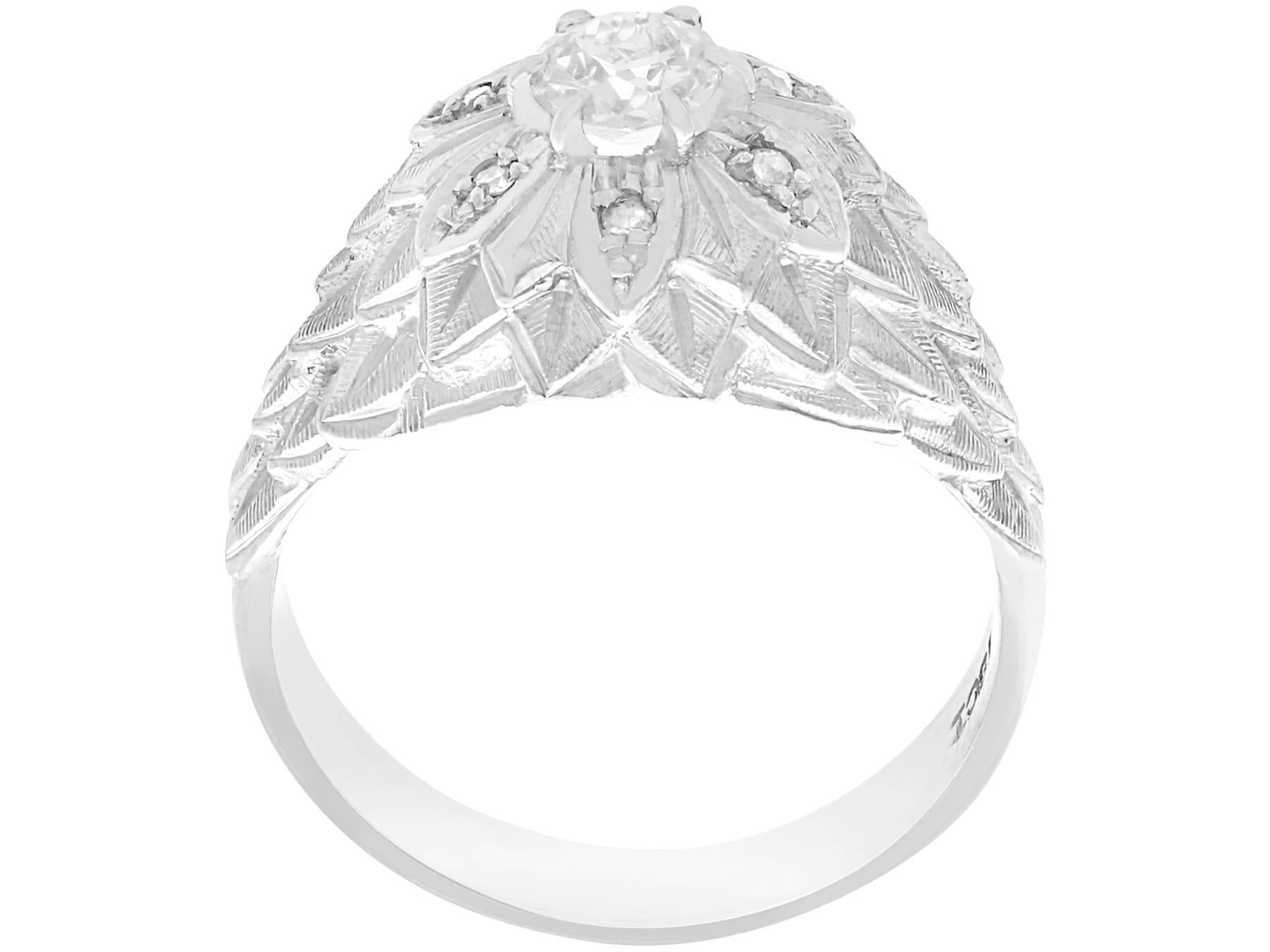 Women's or Men's Antique Art Deco 1930s Diamond and White Gold Engagement Ring For Sale