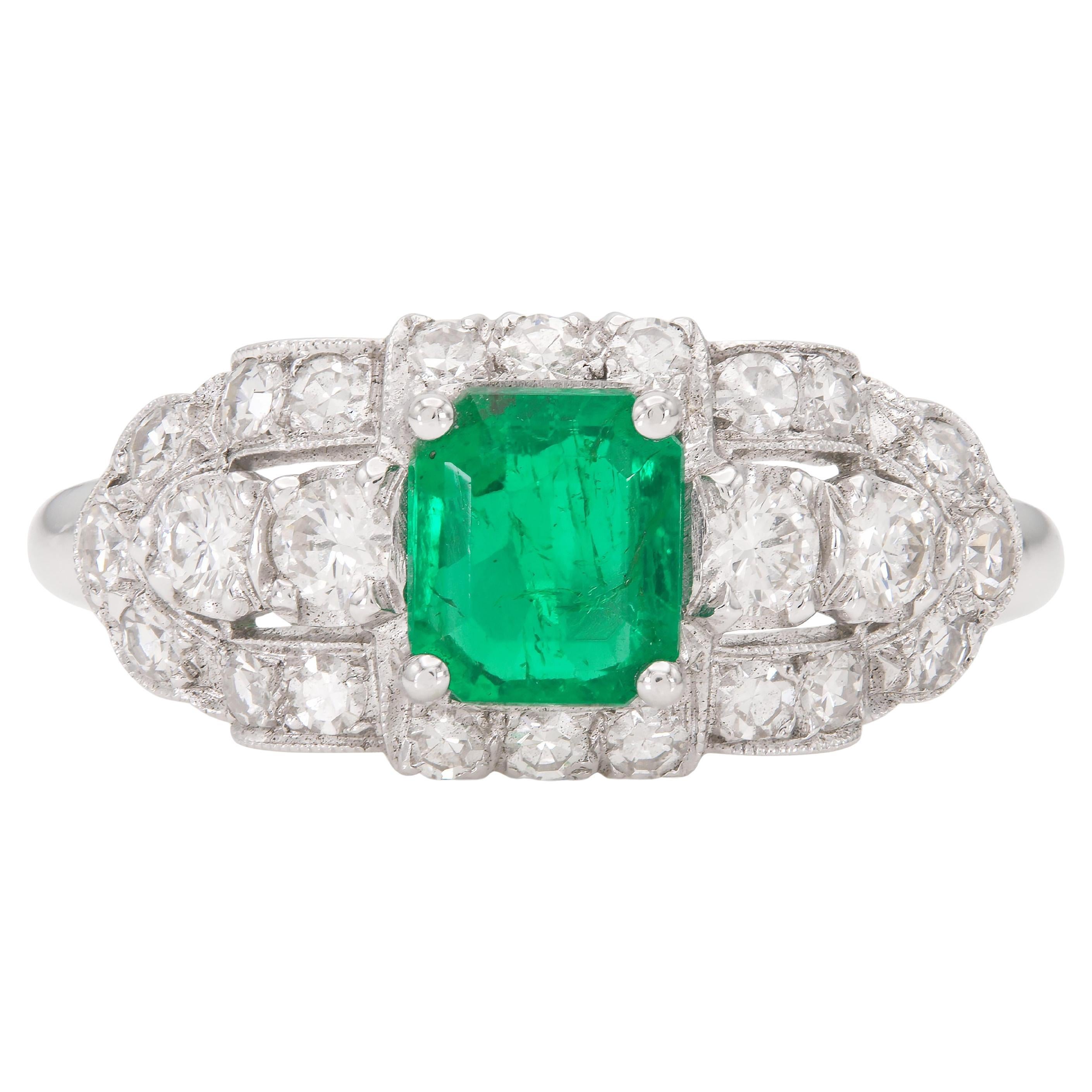 Antique Art Deco 1930s Granat 0.85 Carat Emerald Ring with Diamonds