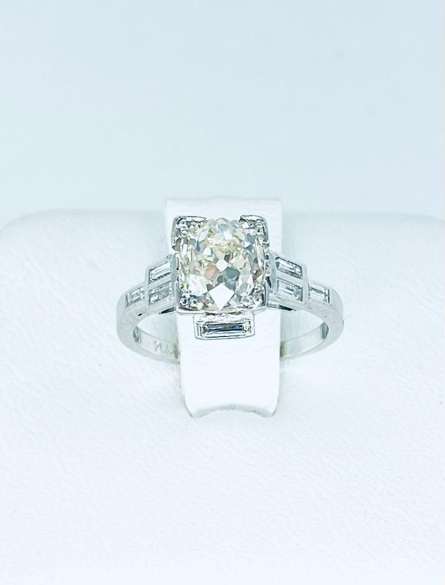 Women's Antique Art Deco 1.94 Carat Natural Old Mine White Diamond Engagement Ring