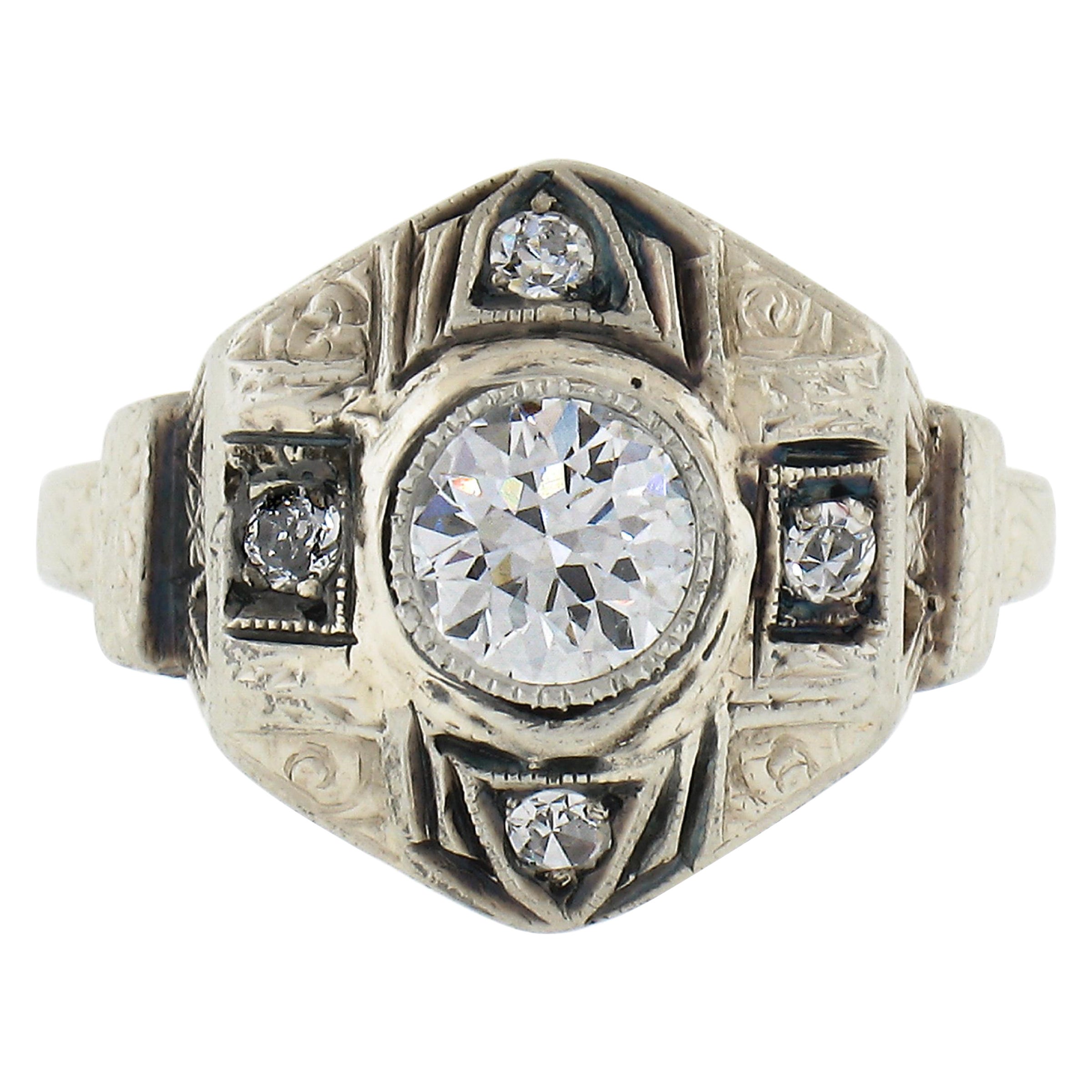 Bague Art déco ancienne en or blanc 20 carats gravée à grains fins avec diamants taille ancienne de 0,48 carat