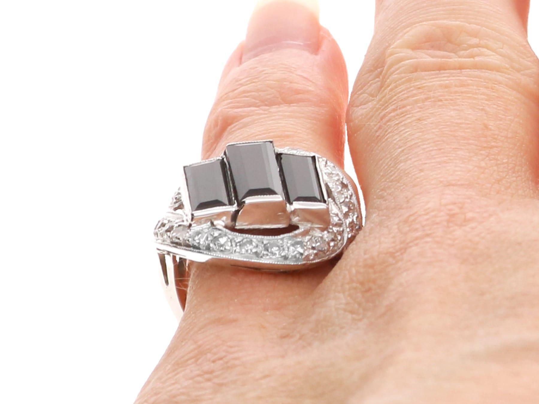 Antiker Art Deco 2,20 Karat Onyx und 0,50 Karat Diamant Platinring CIRCA 1920 im Angebot 5