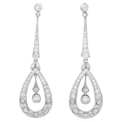 Orecchini pendenti d'epoca in platino con diamanti da 2,25 carati in stile Art Déco, risalenti al 1930 CIRCA