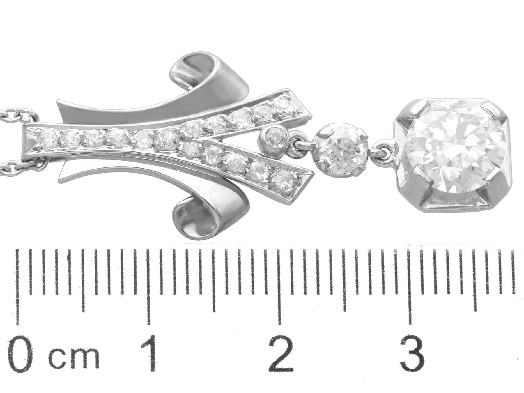 Antico ciondolo in platino e diamanti da 2,29 carati CIRCA 1930 in vendita 4