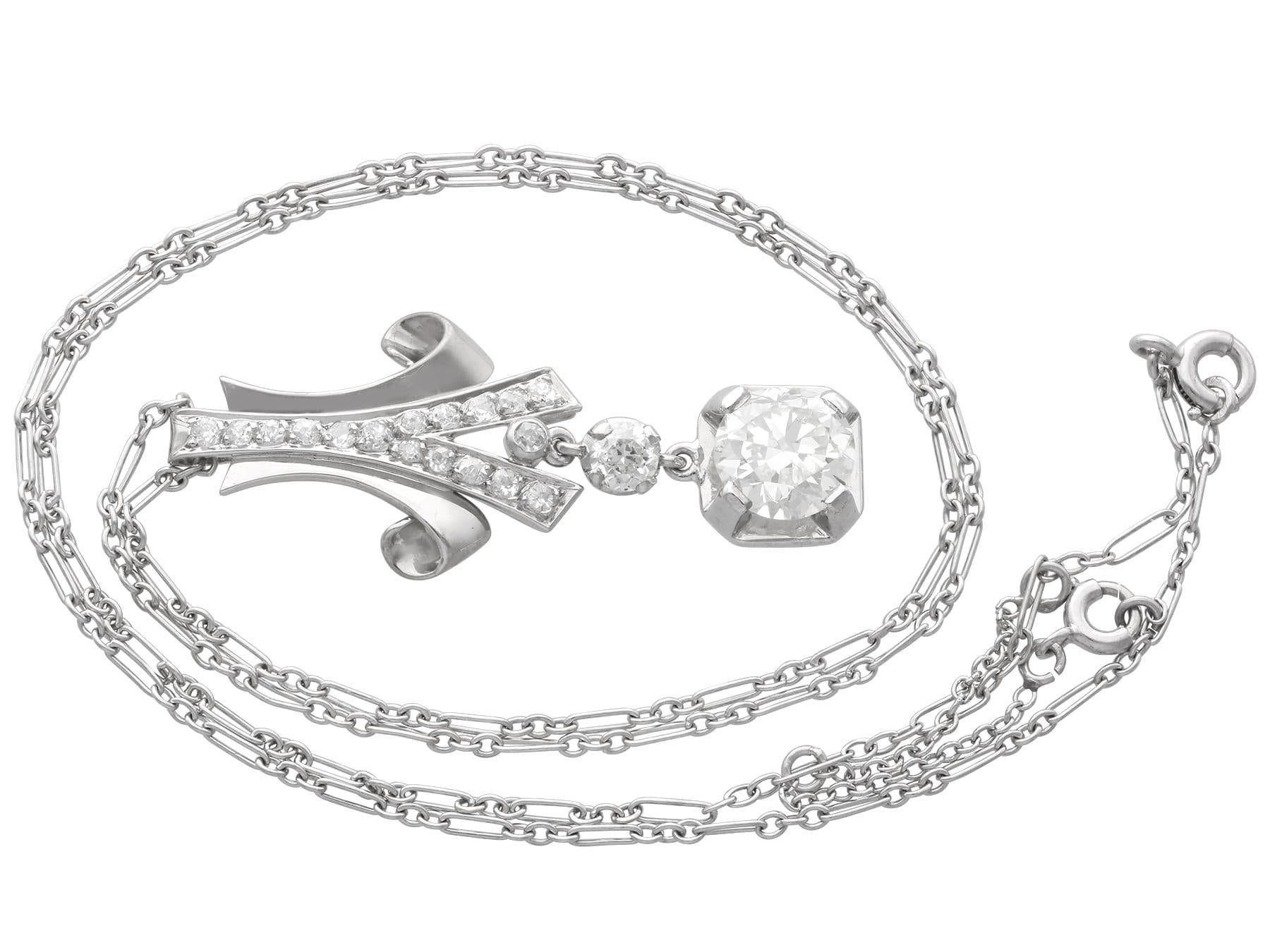 Antico ciondolo in platino e diamanti da 2,29 carati CIRCA 1930 in vendita 1
