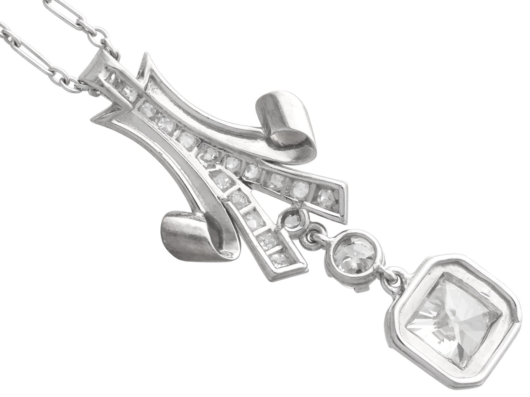 Antico ciondolo in platino e diamanti da 2,29 carati CIRCA 1930 in vendita 3