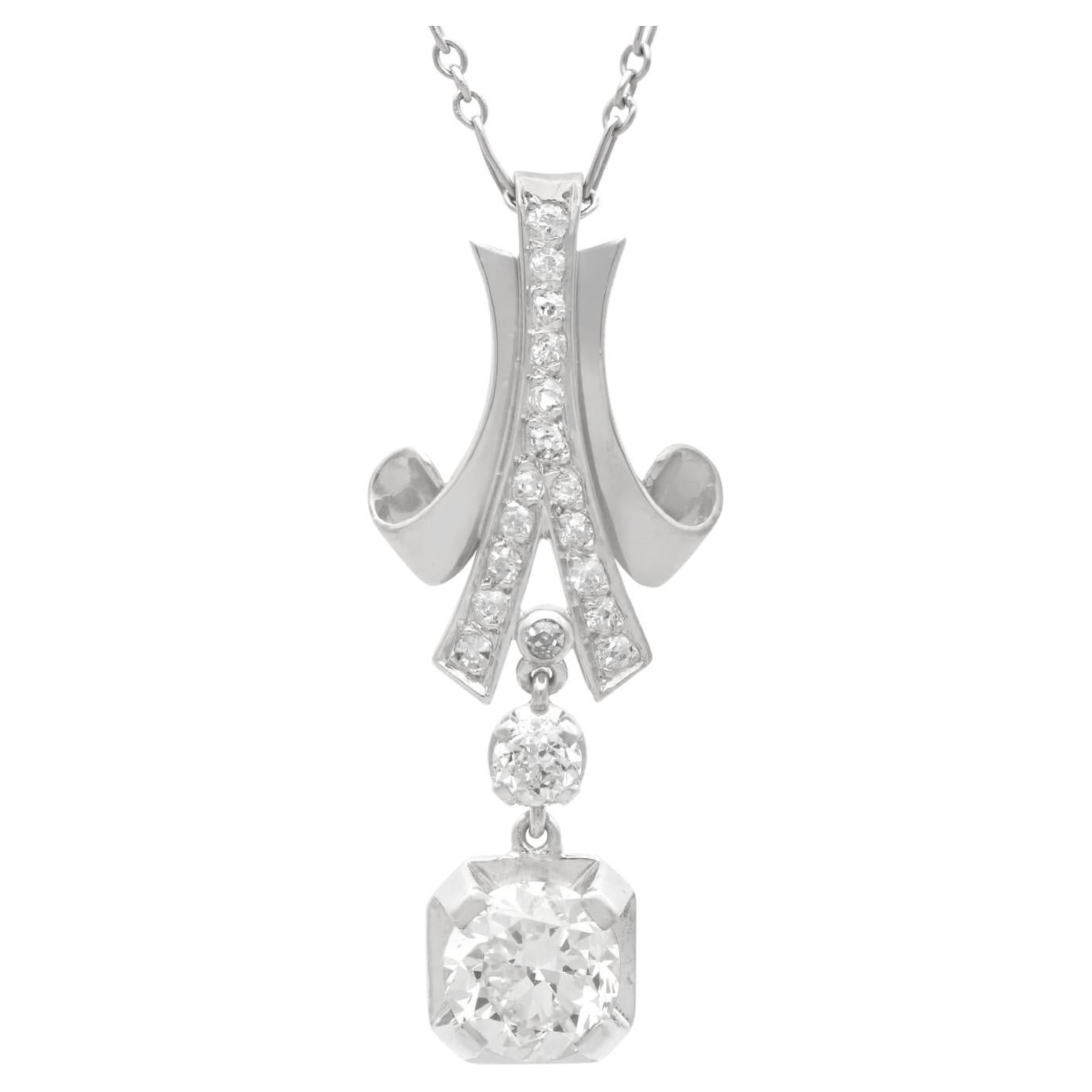 Pendentif antique en platine et diamant de 2,29 carats de l
Arte Antiques Deco Circa 1930