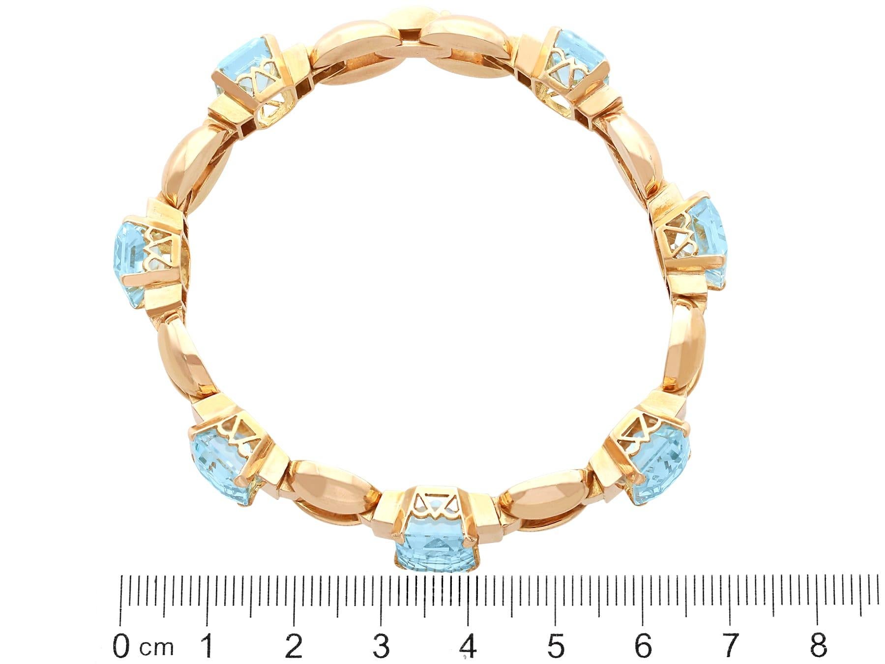 Antique Art Deco 23.22 Carat Aquamarine and 15k Rose Gold Bracelet Circa 1930 For Sale 5