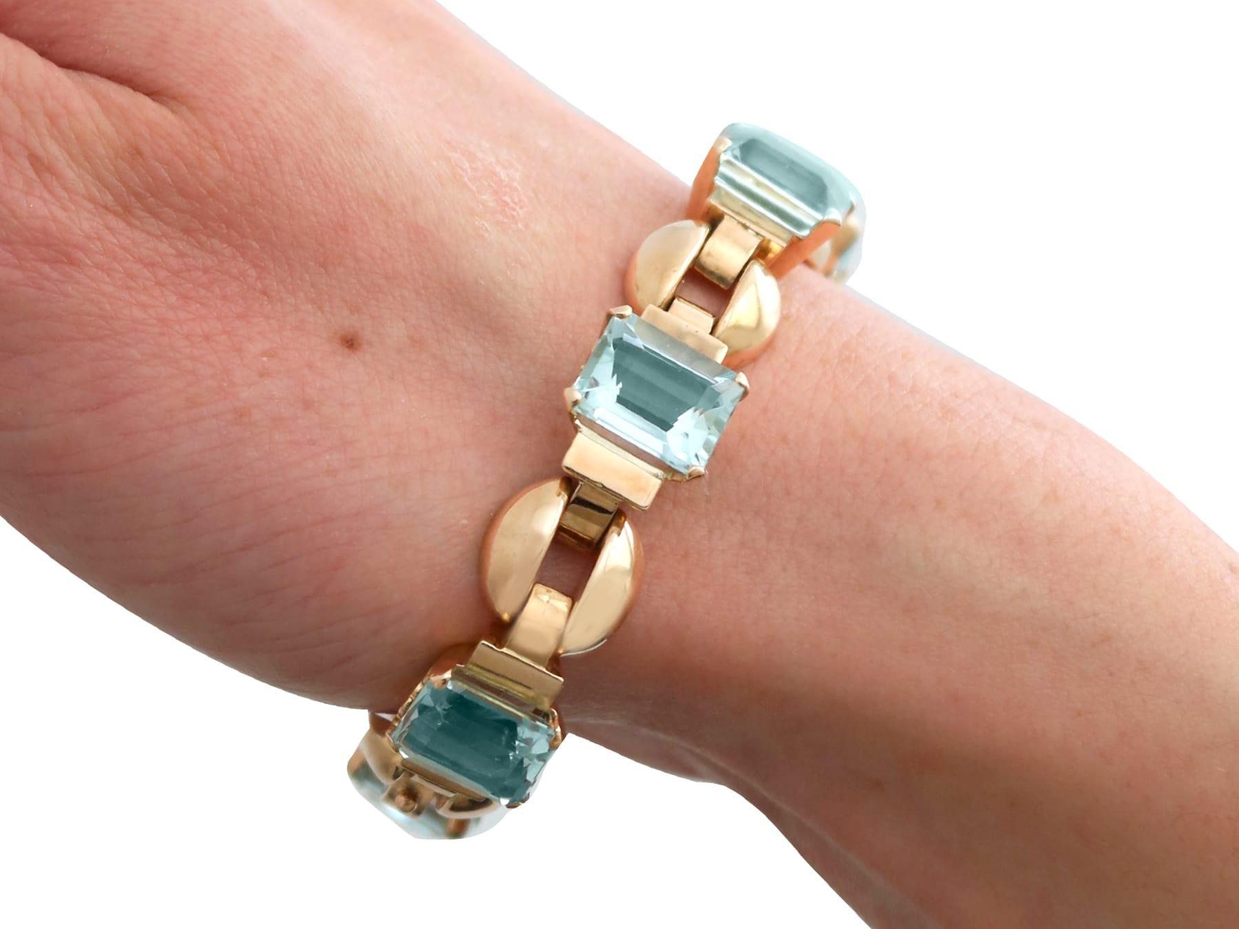 Antique Art Deco 23.22 Carat Aquamarine and 15k Rose Gold Bracelet Circa 1930 For Sale 8