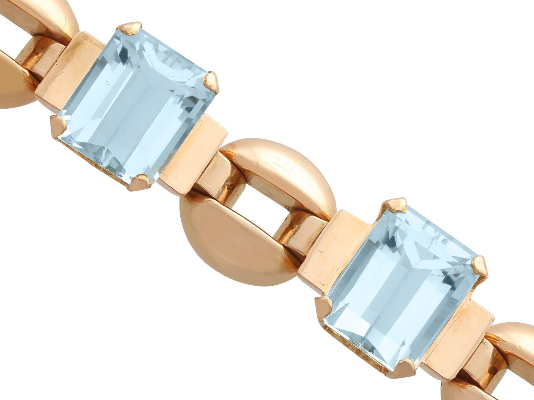 Women's or Men's Antique Art Deco 23.22 Carat Aquamarine and 15k Rose Gold Bracelet Circa 1930 For Sale