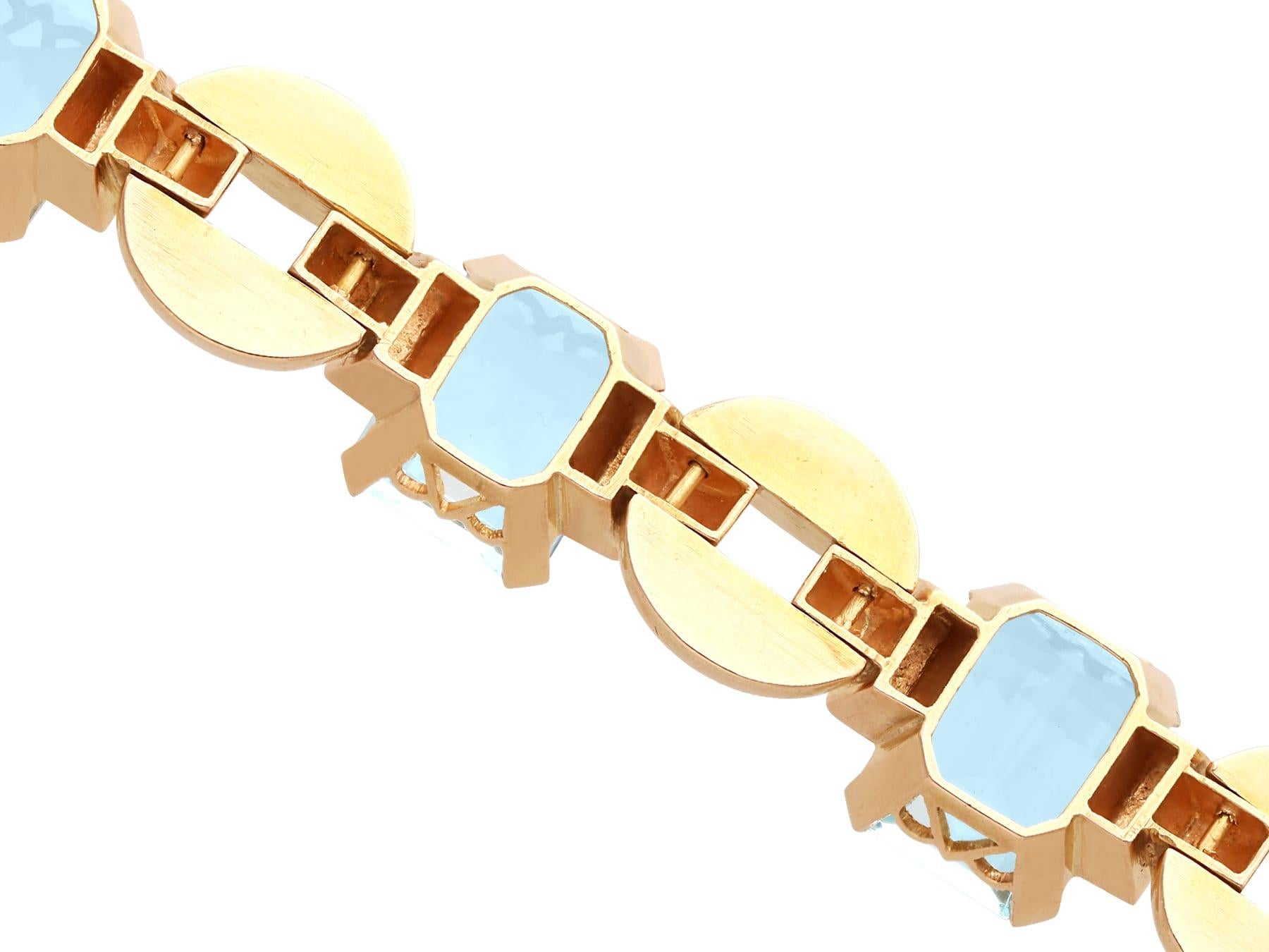 Antique Art Deco 23.22 Carat Aquamarine and 15k Rose Gold Bracelet Circa 1930 For Sale 2