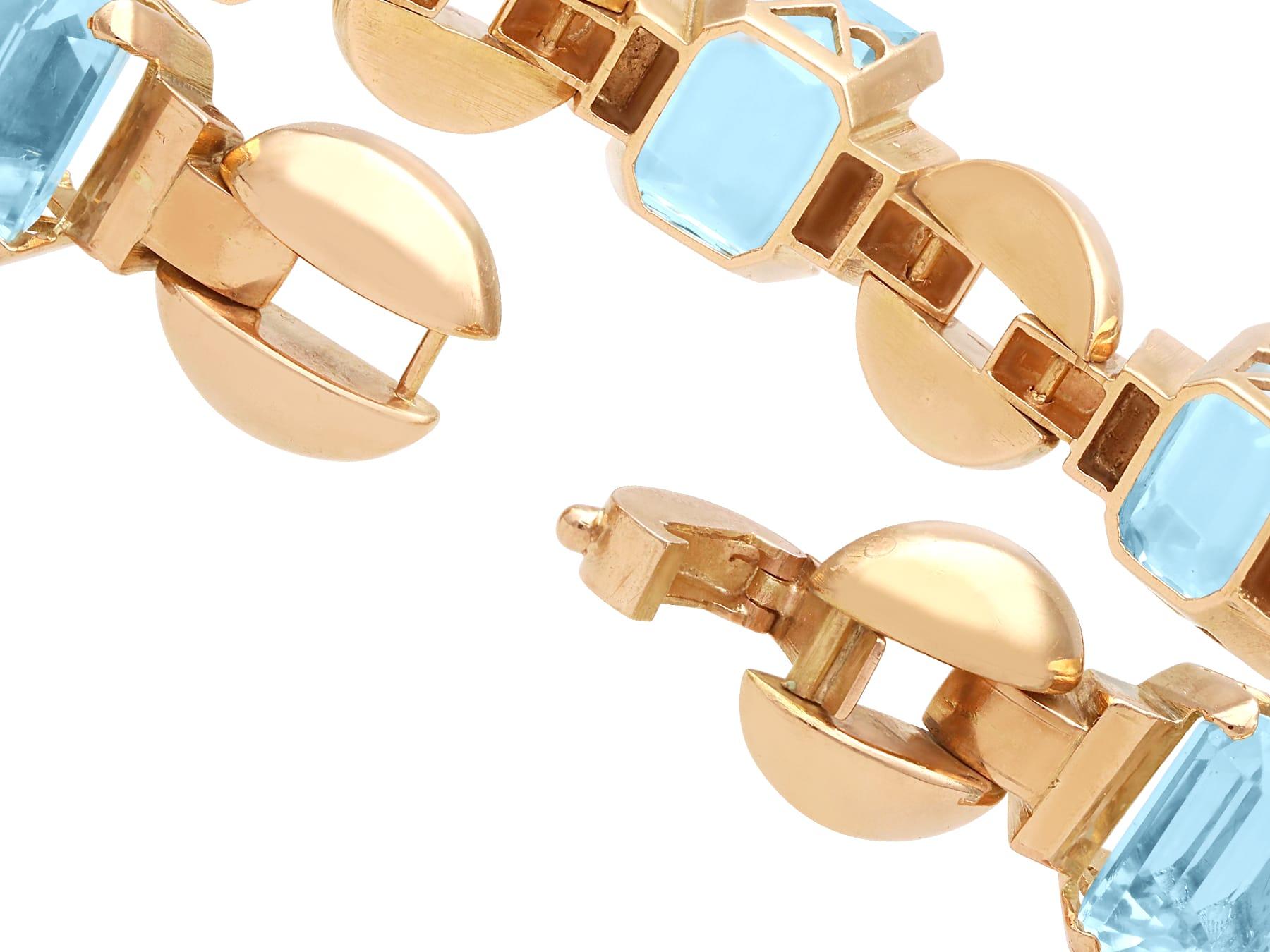 Antique Art Deco 23.22 Carat Aquamarine and 15k Rose Gold Bracelet Circa 1930 For Sale 4