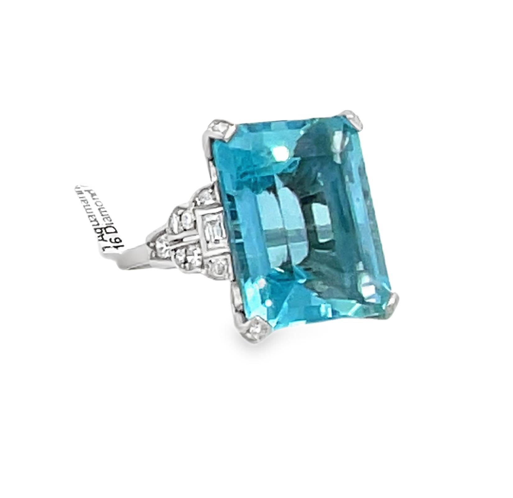 Antique Art Deco 25.25 Carat Aquamarine Ring in Platinum with Diamonds 5