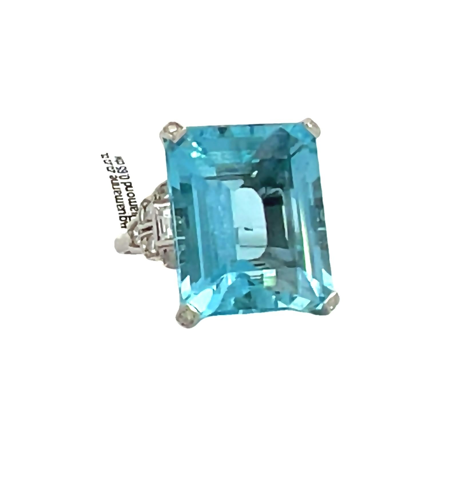 Antique Art Deco 25.25 Carat Aquamarine Ring in Platinum with Diamonds 6