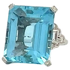 Antique Art Deco 25.25 Carat Aquamarine Ring in Platinum with Diamonds